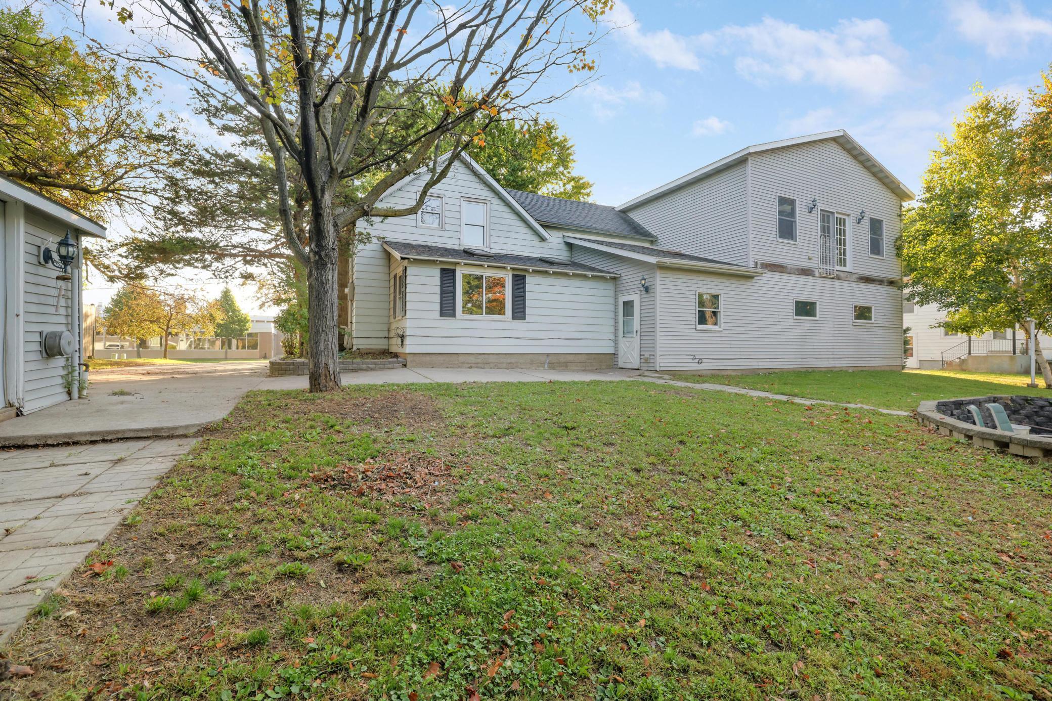 412 Prairie Avenue Property Photo 7