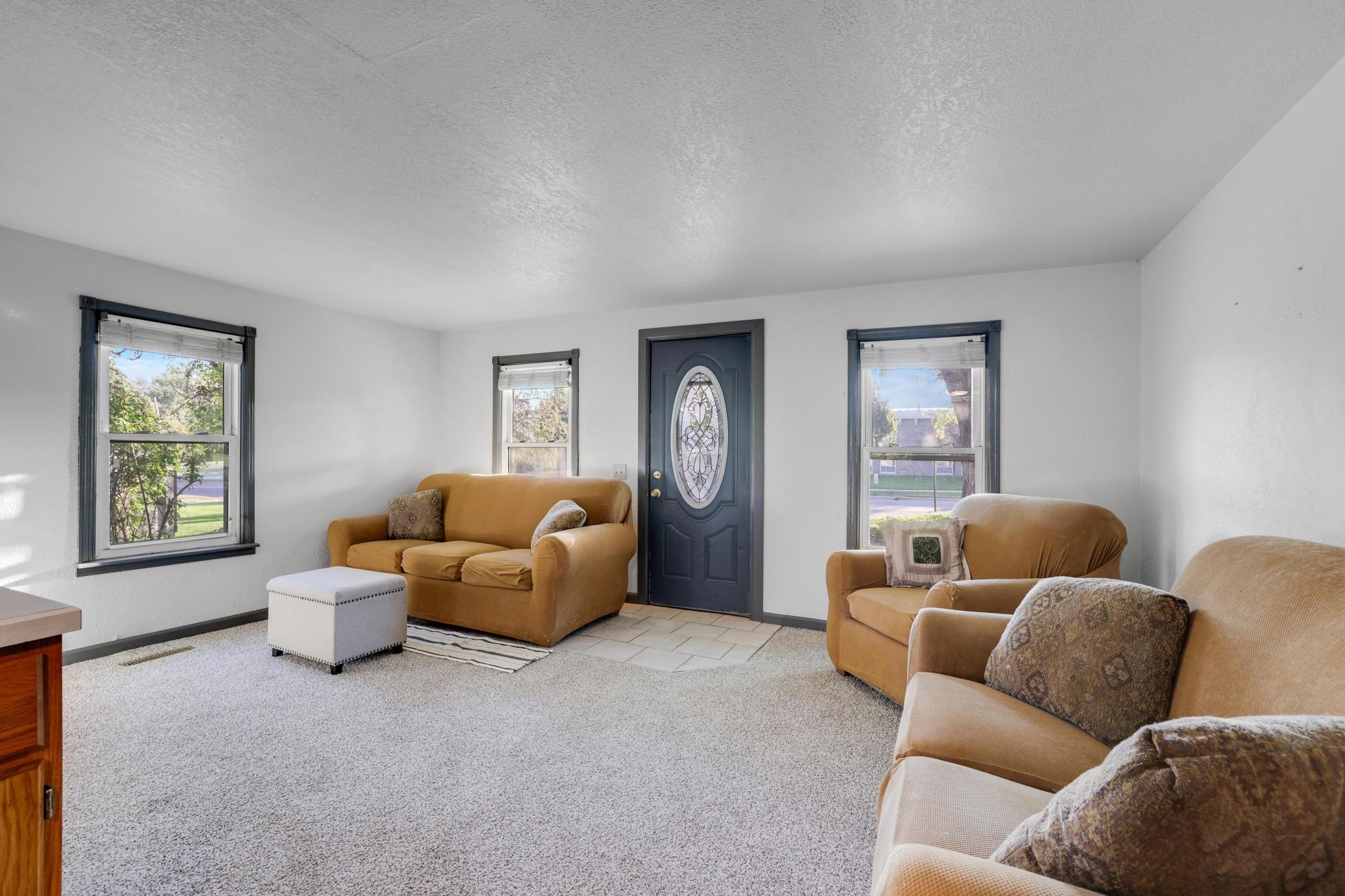 412 Prairie Avenue Property Photo 8