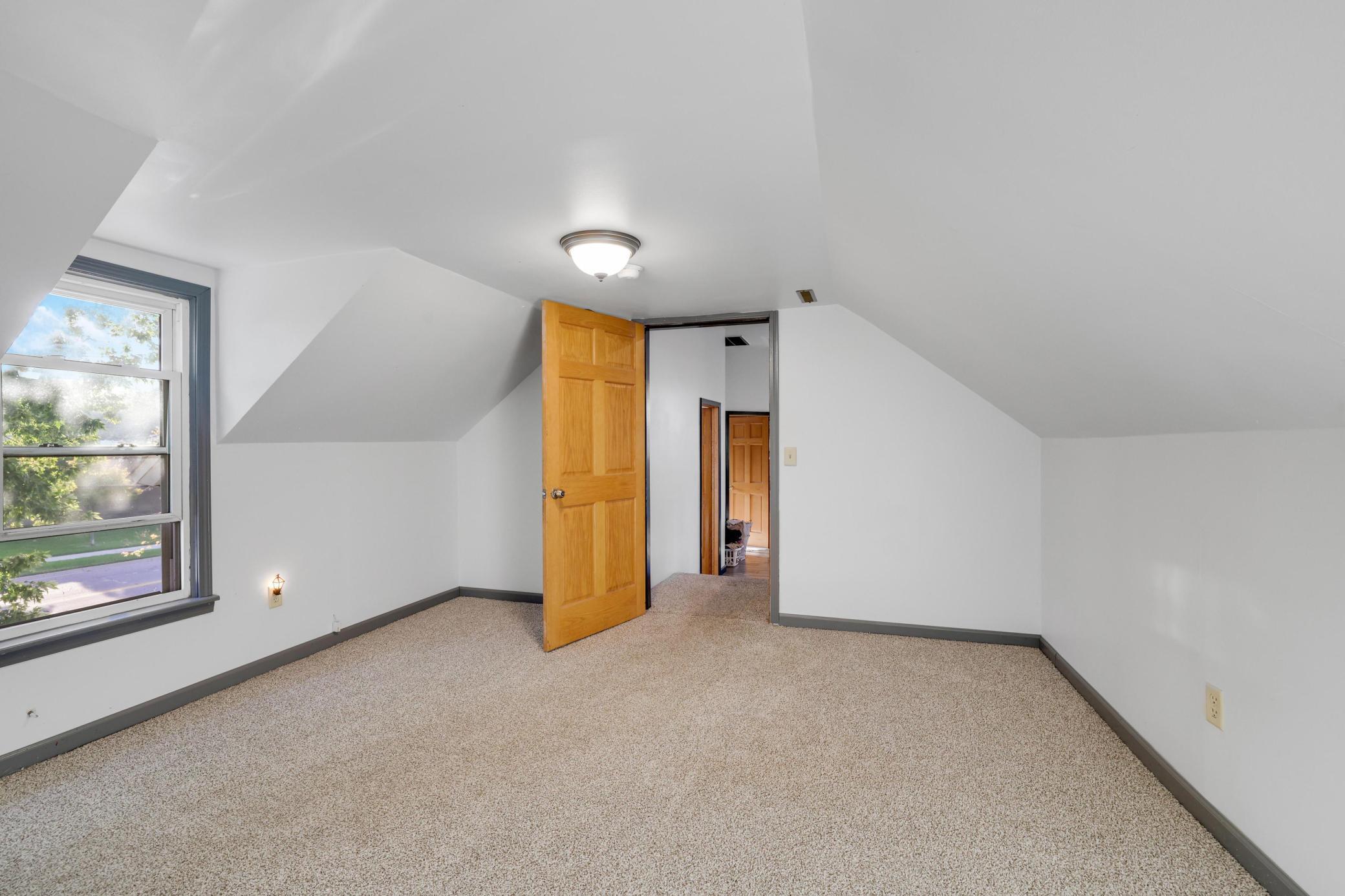 412 Prairie Avenue Property Photo 32