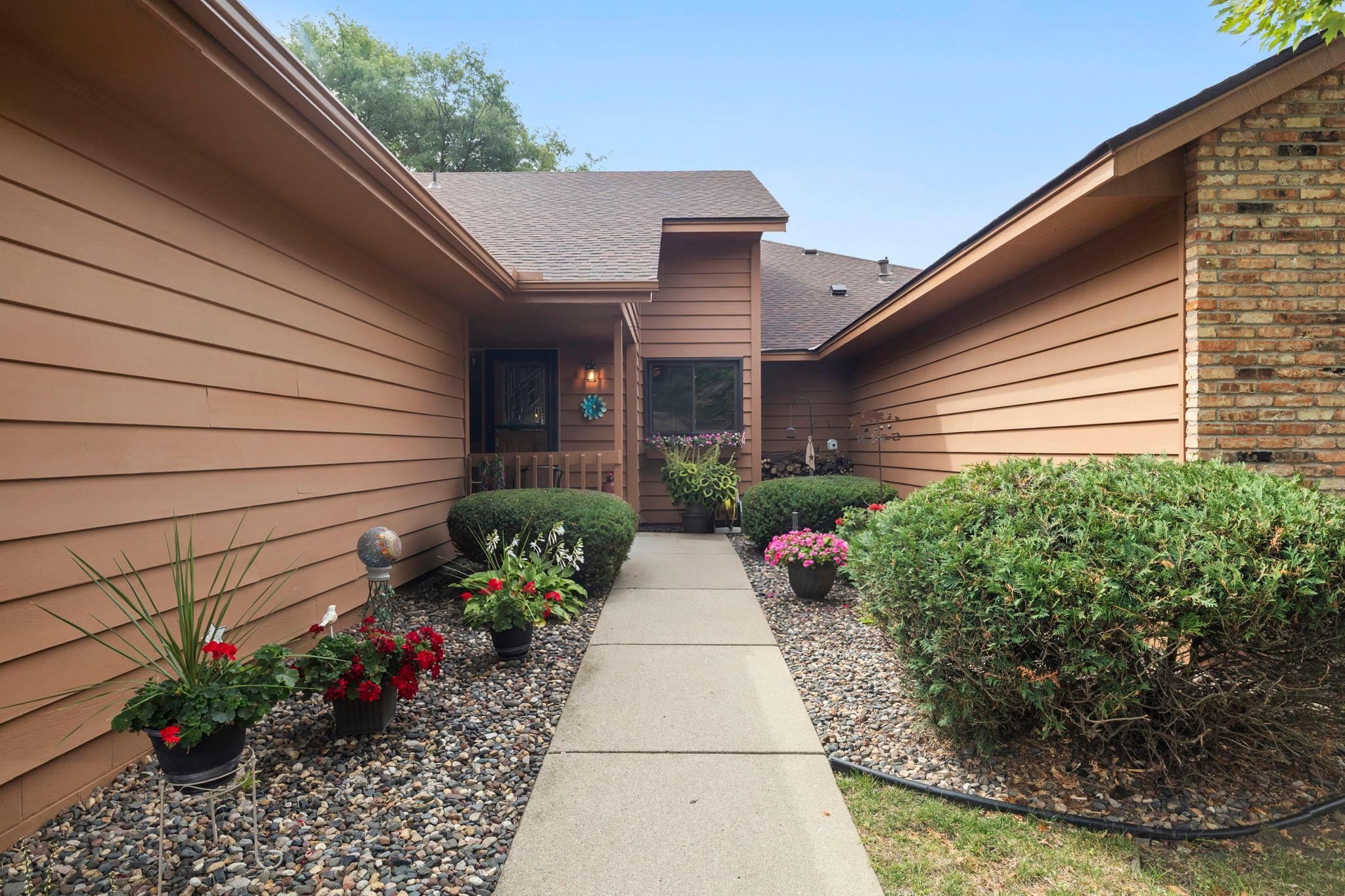 14621 Embassy Avenue Property Photo 2