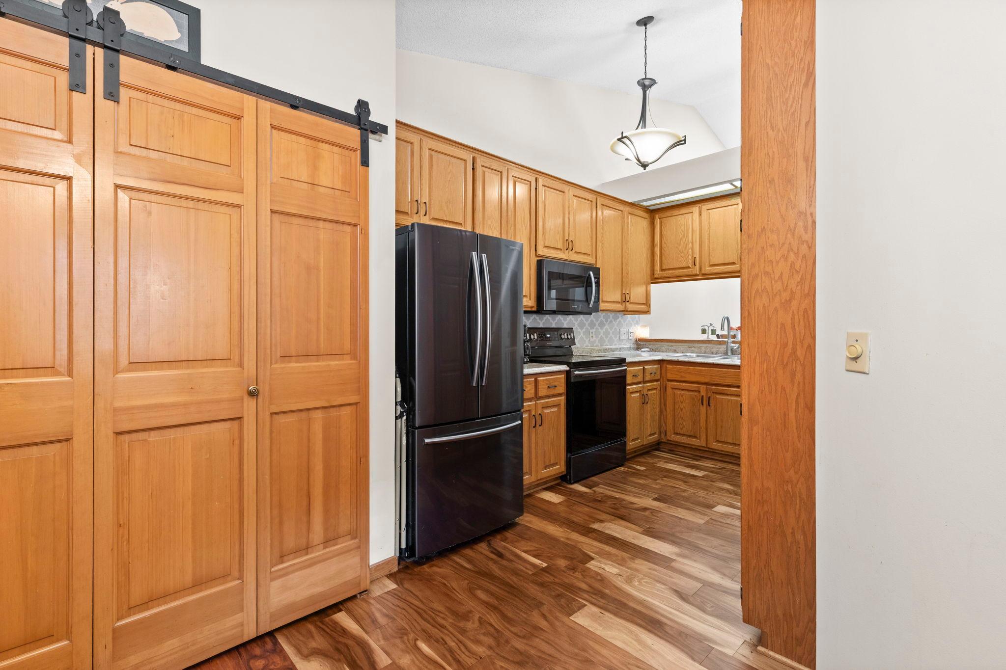 14621 Embassy Avenue Property Photo 8