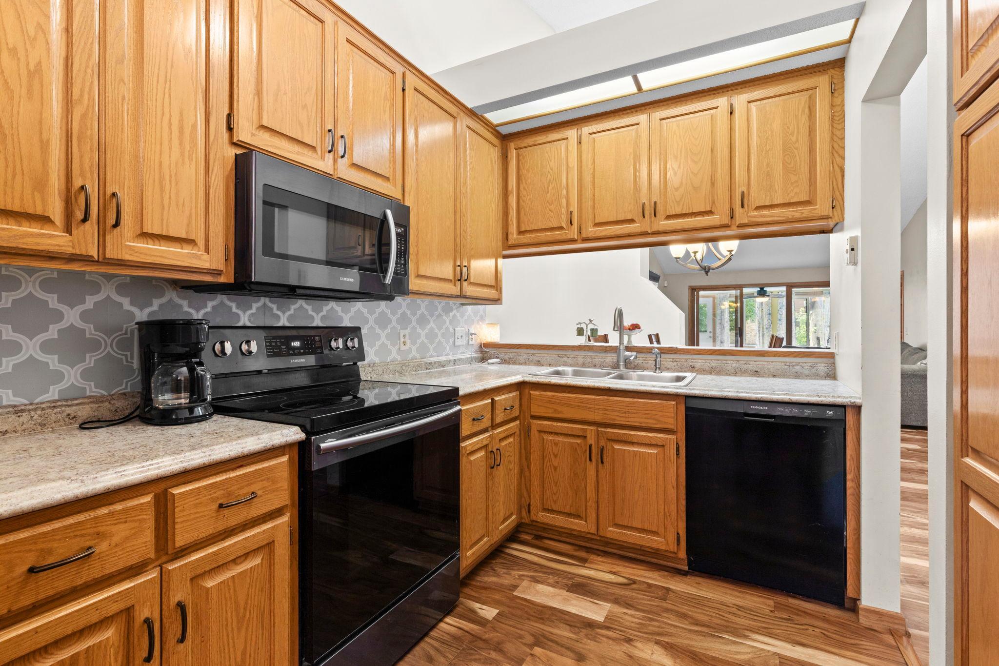 14621 Embassy Avenue Property Photo 9