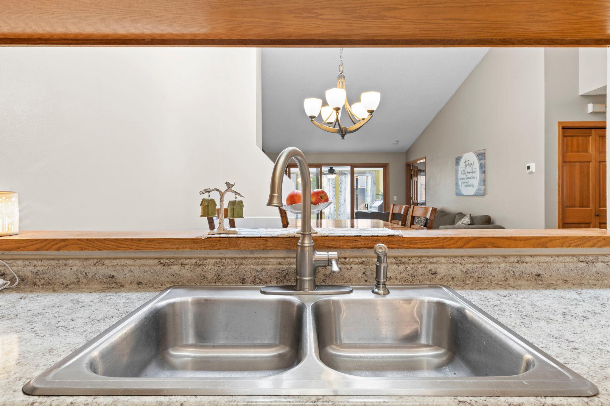 14621 Embassy Avenue Property Photo 10