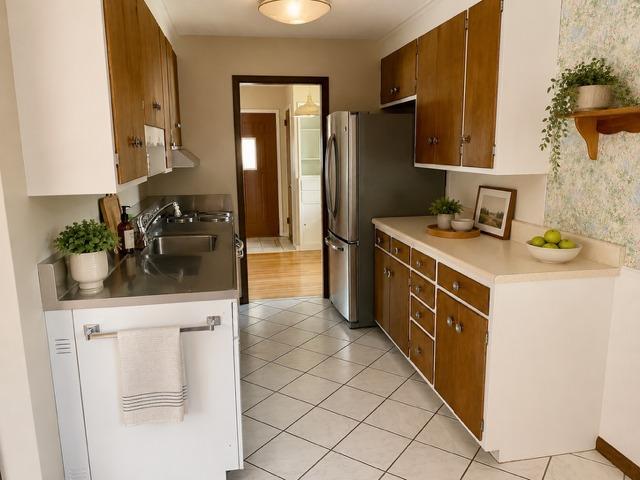 7244 Clinton Avenue Property Photo 5
