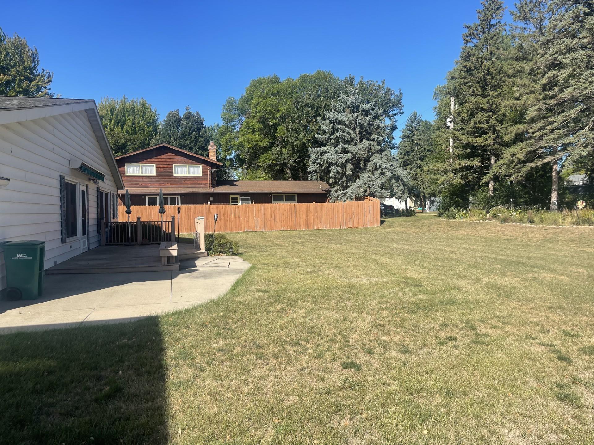 207 E Hollett Street Property Photo 2