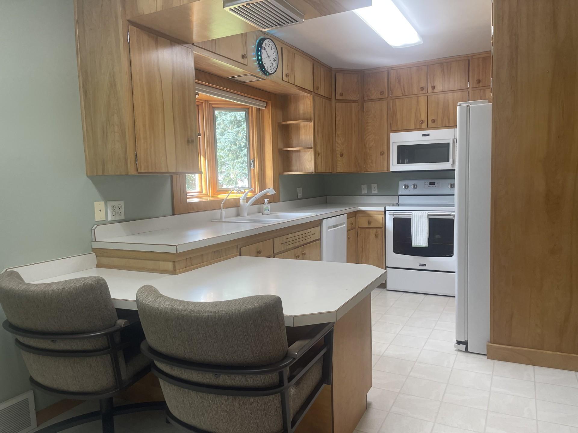 207 E Hollett Street Property Photo 3