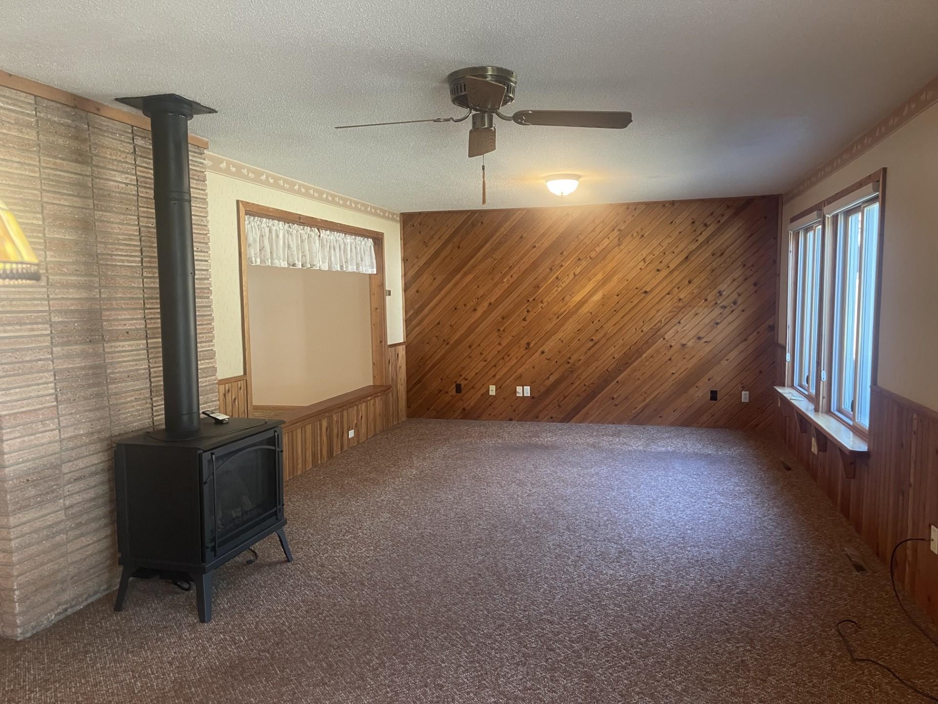 207 E Hollett Street Property Photo 10