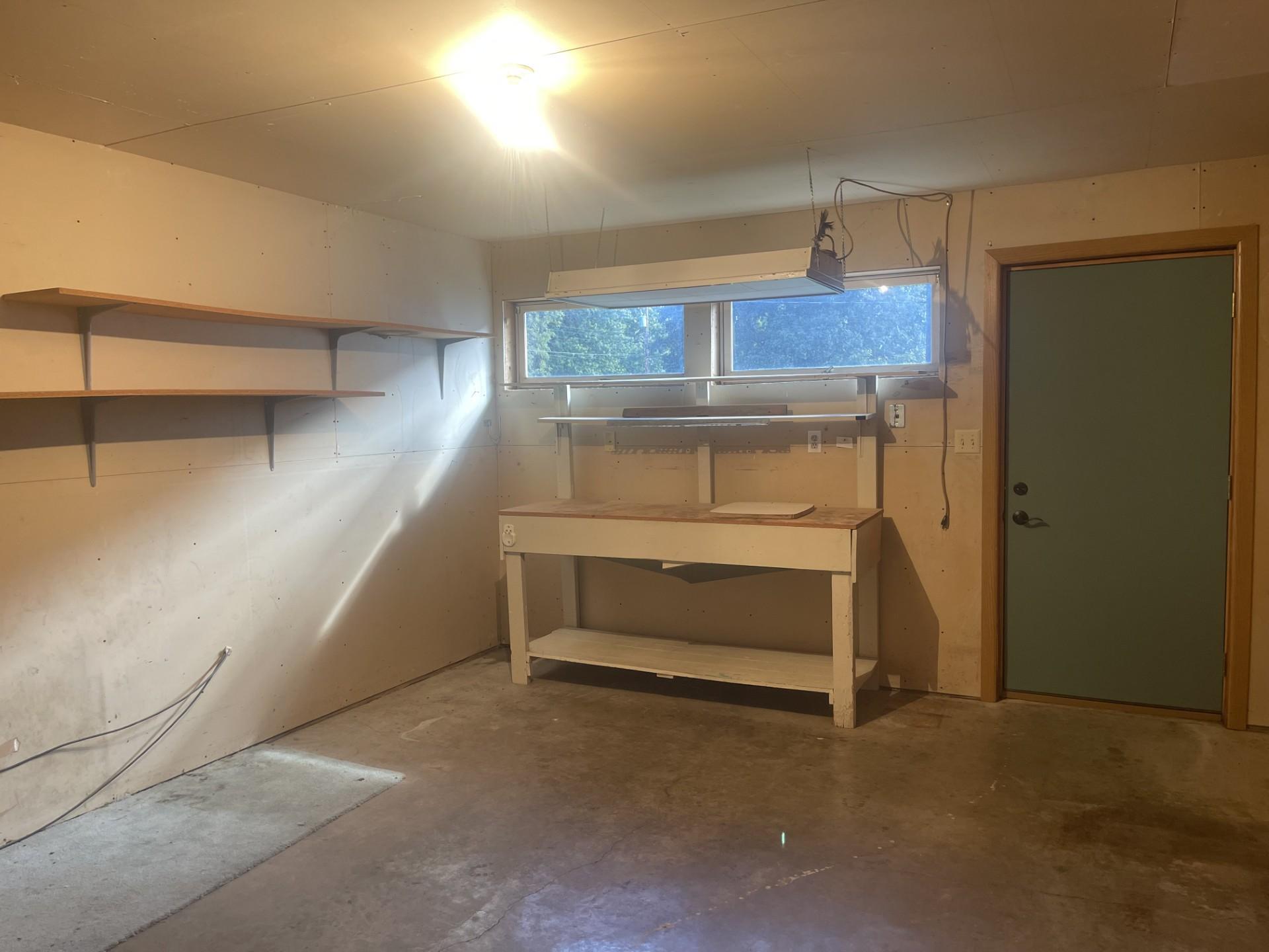 207 E Hollett Street Property Photo 14