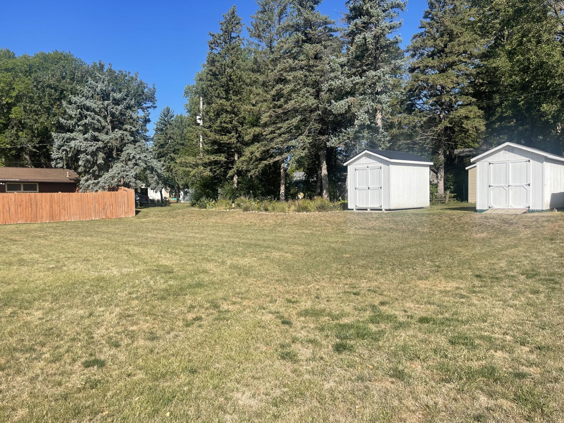 207 E Hollett Street Property Photo 20