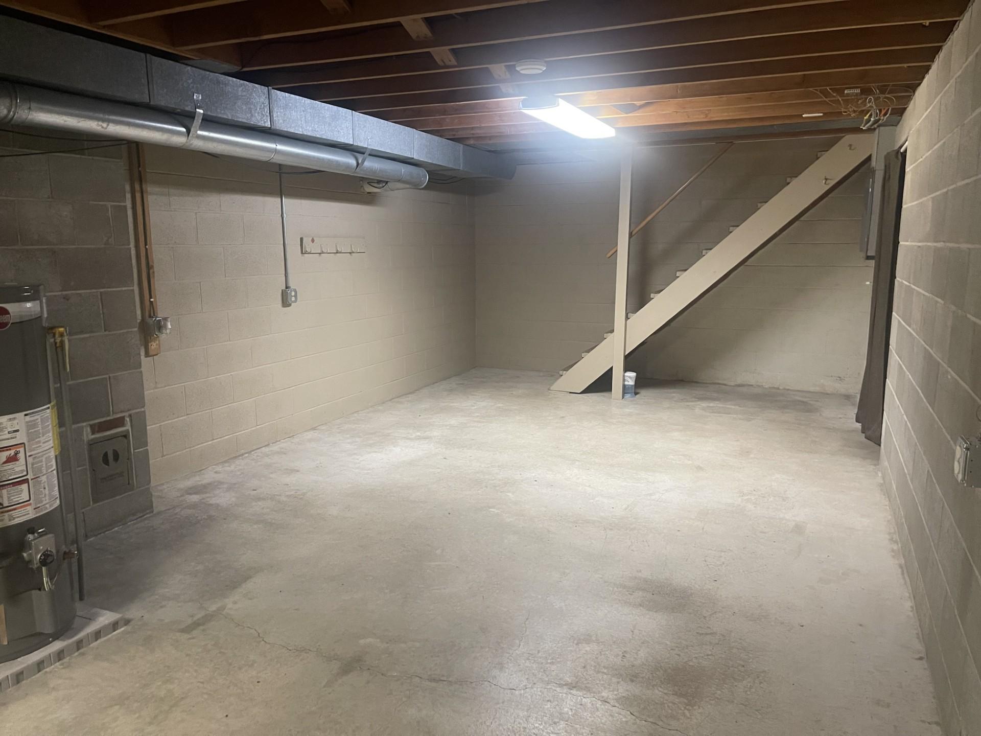 207 E Hollett Street Property Photo 26