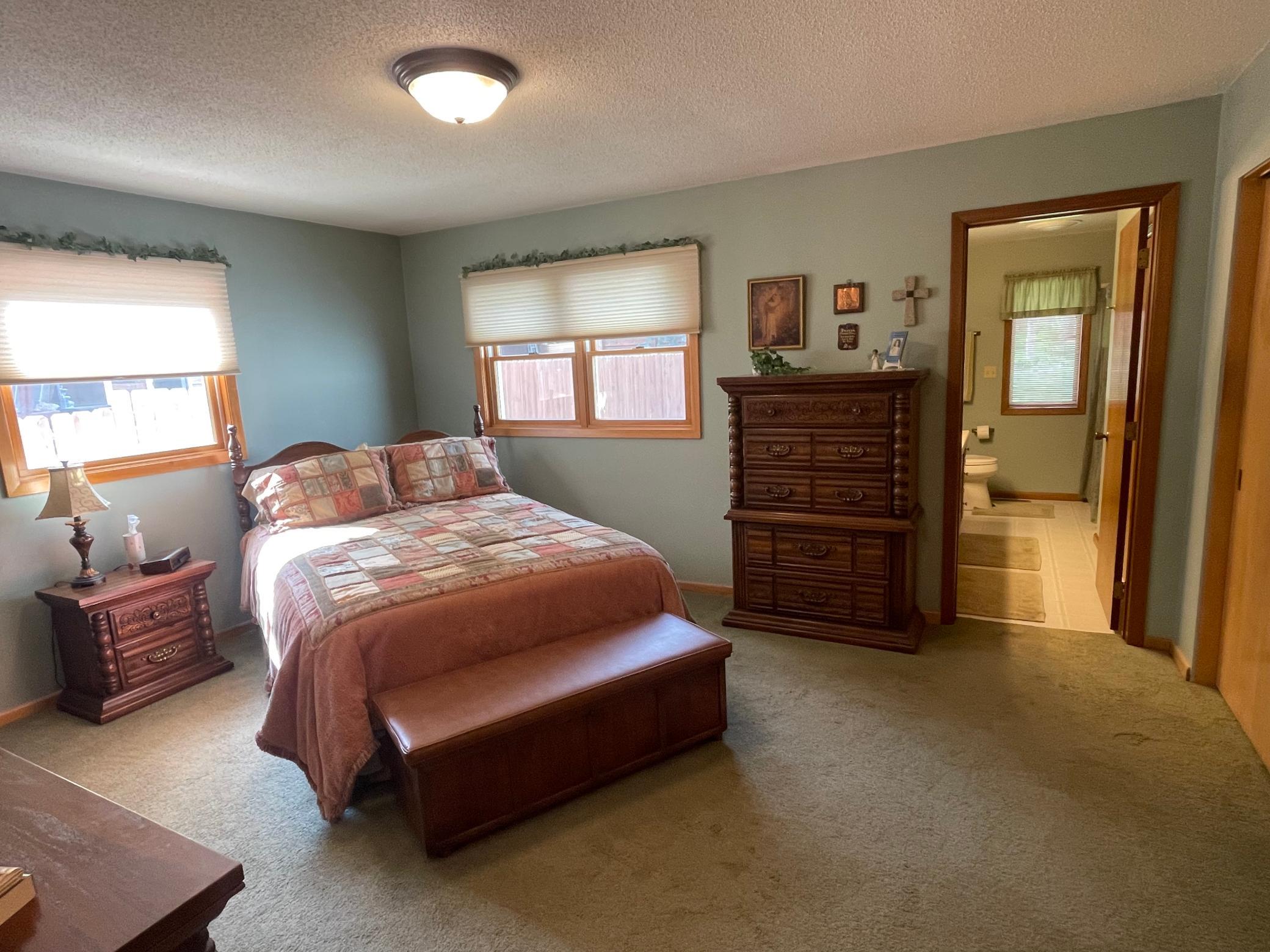 207 E Hollett Street Property Photo 39