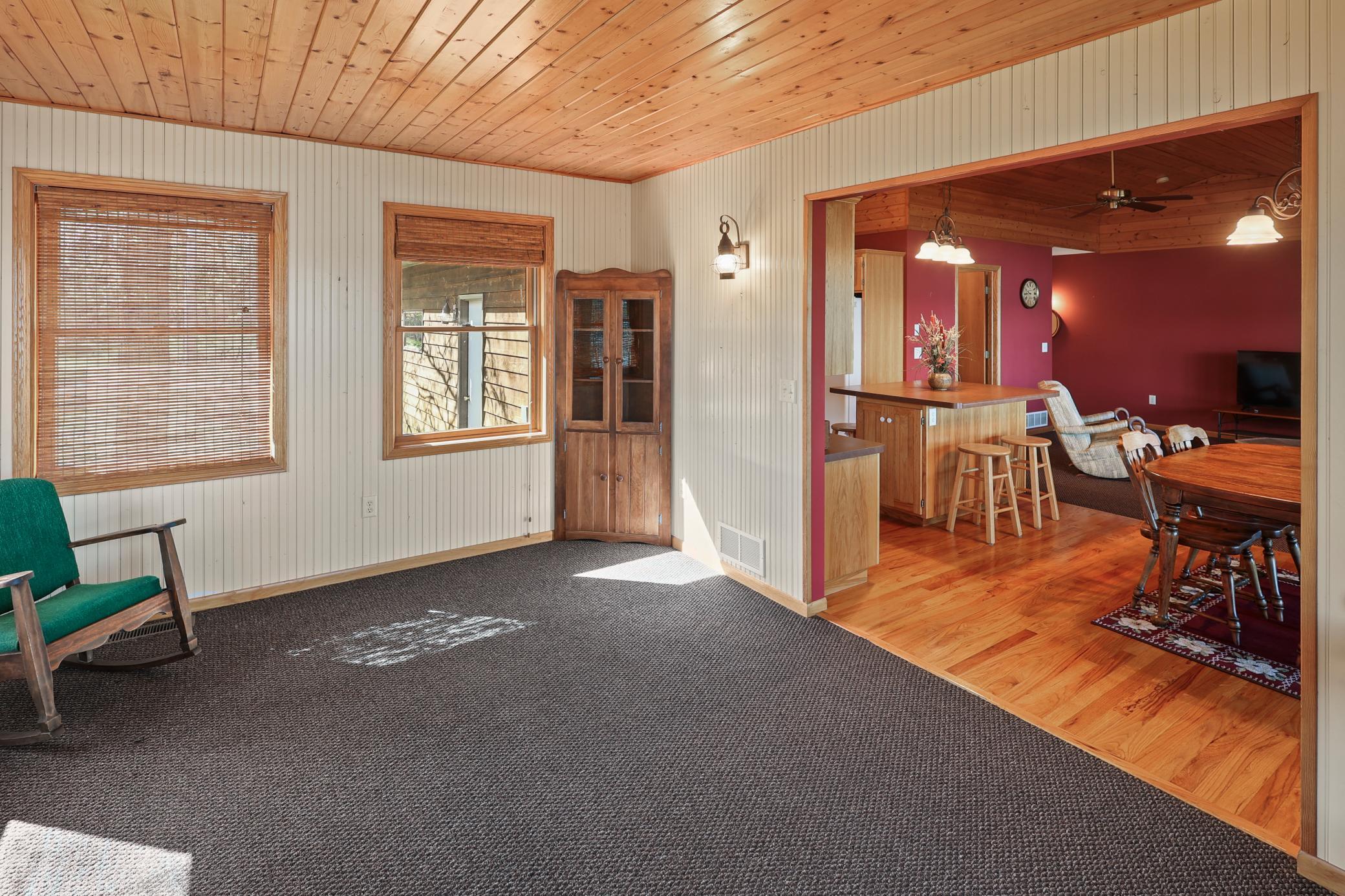 10209 Amery Avenue Nw Property Photo 4