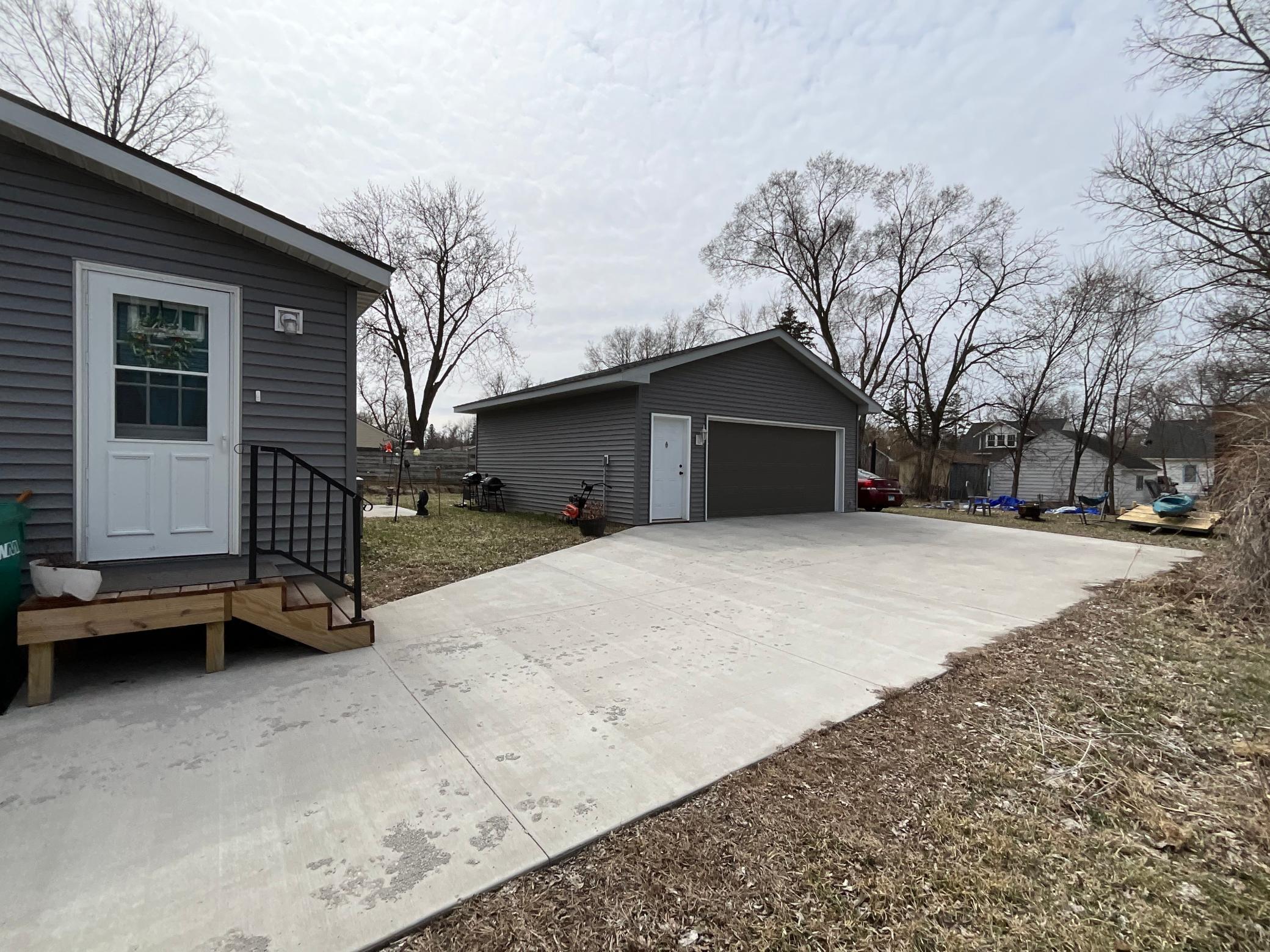 516 S Miller Avenue Property Photo 3
