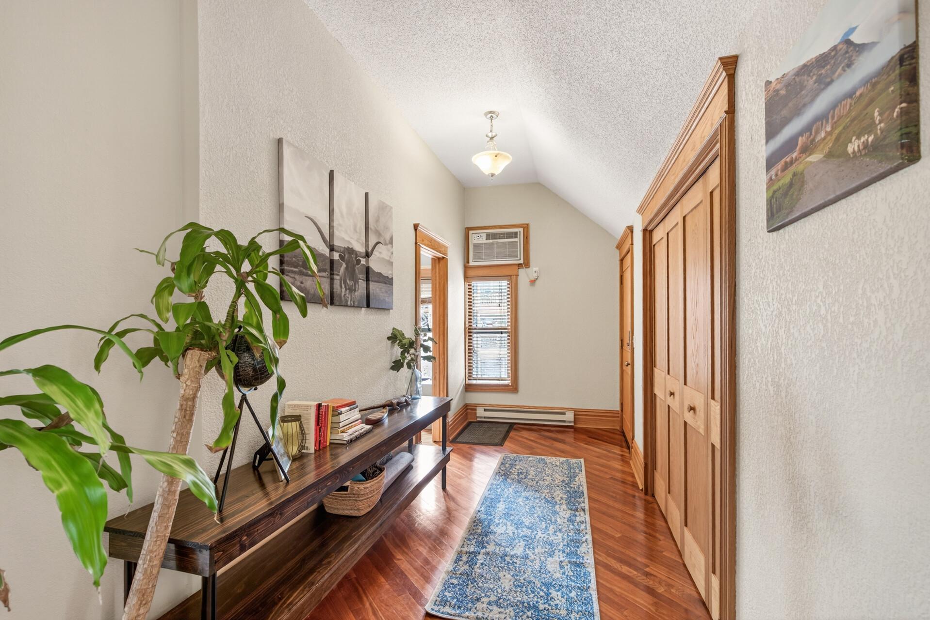 1936 Aldrich Avenue S E301 Property Photo 4