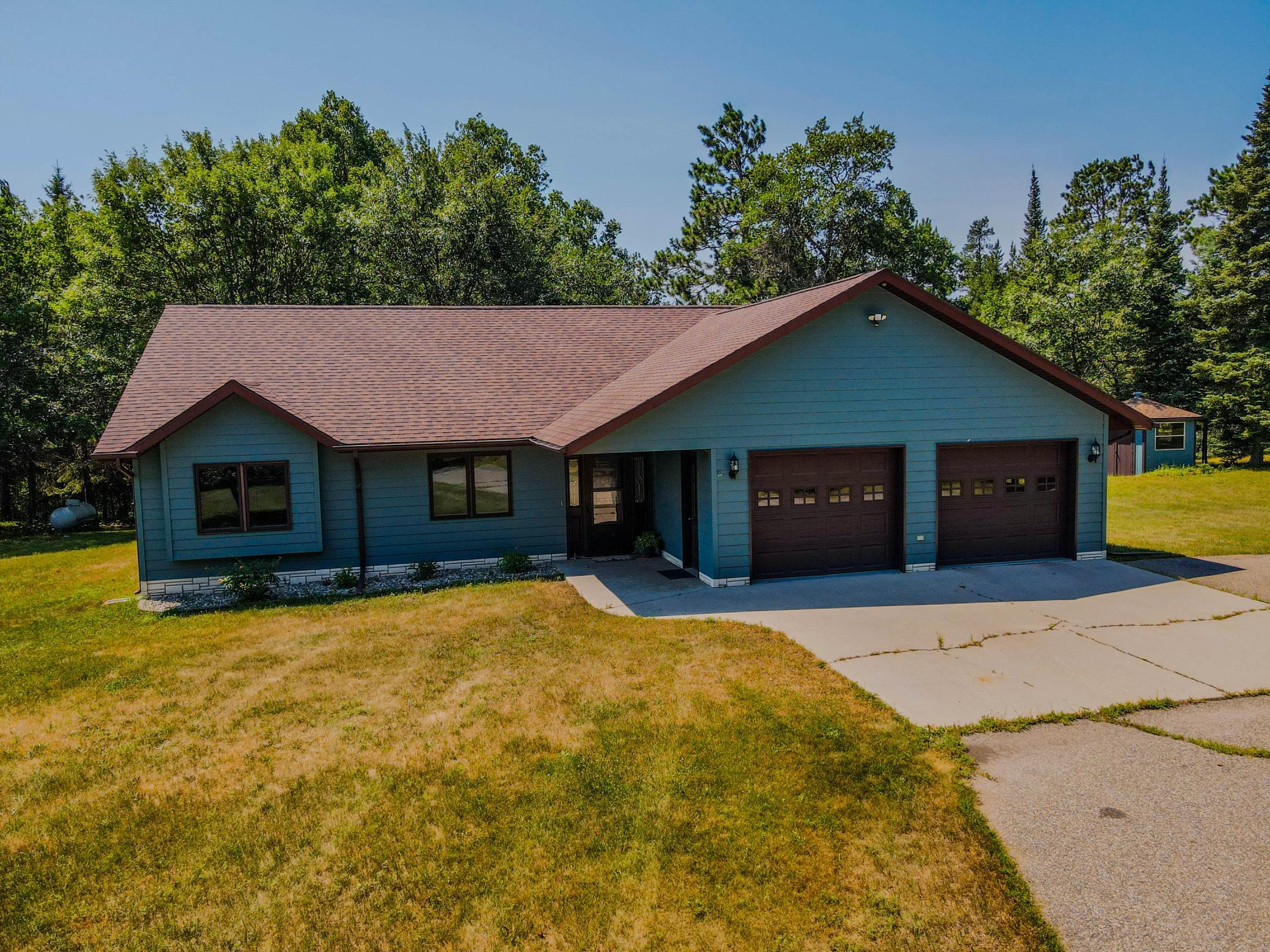 15727 Ester Drive Property Photo 1