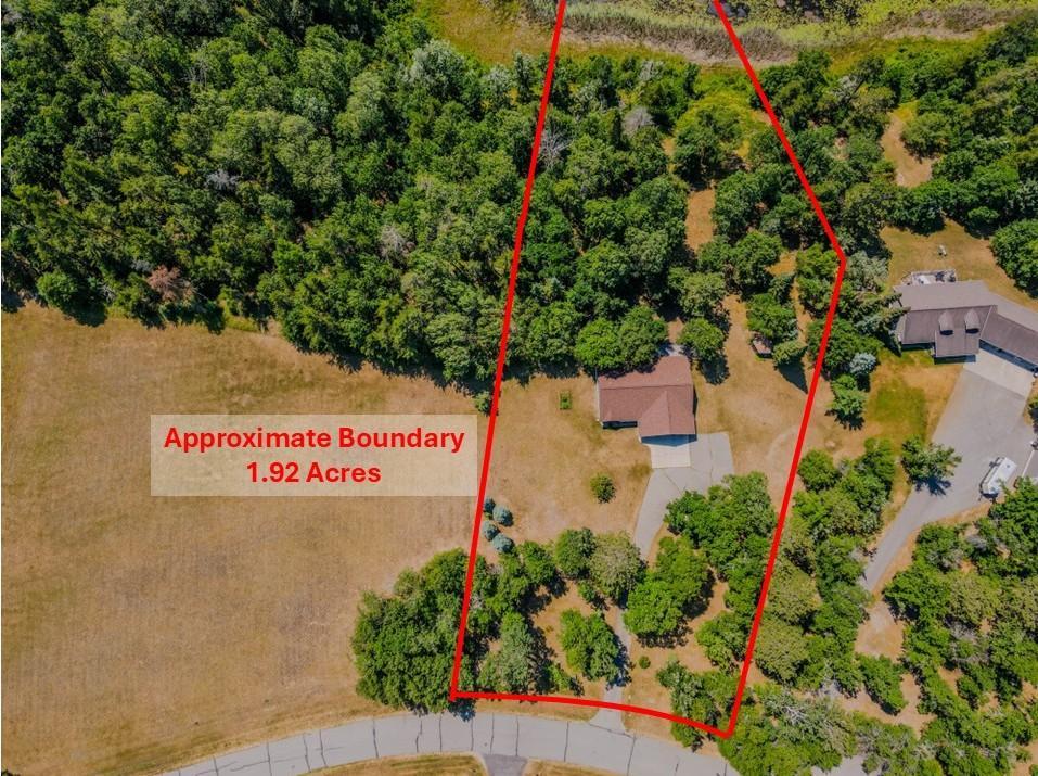 15727 Ester Drive Property Photo 4