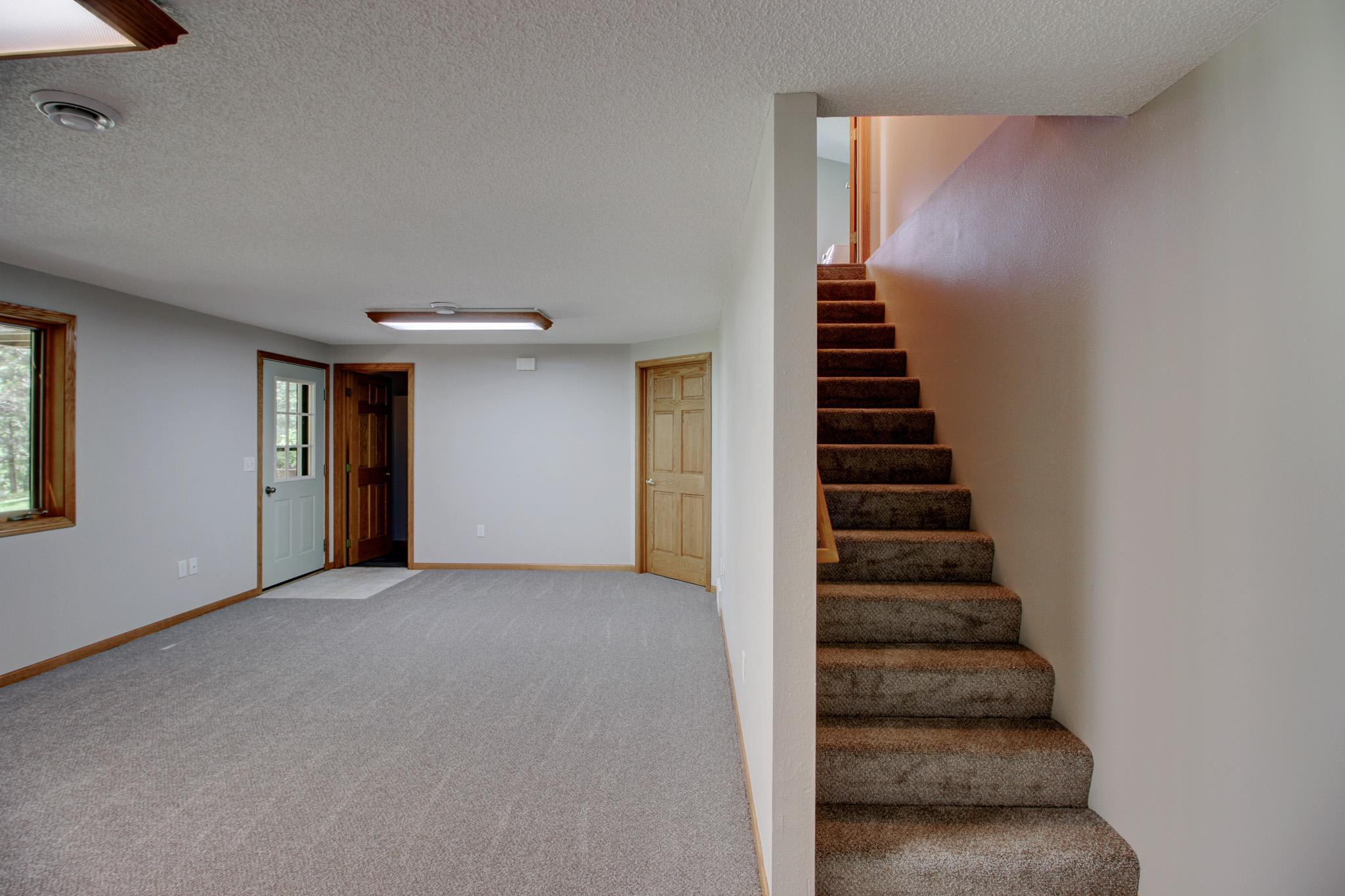 15727 Ester Drive Property Photo 21