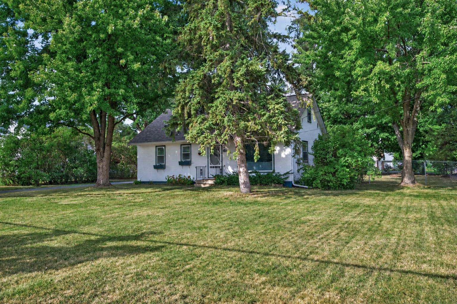 1100 Cartway Road Property Photo 3