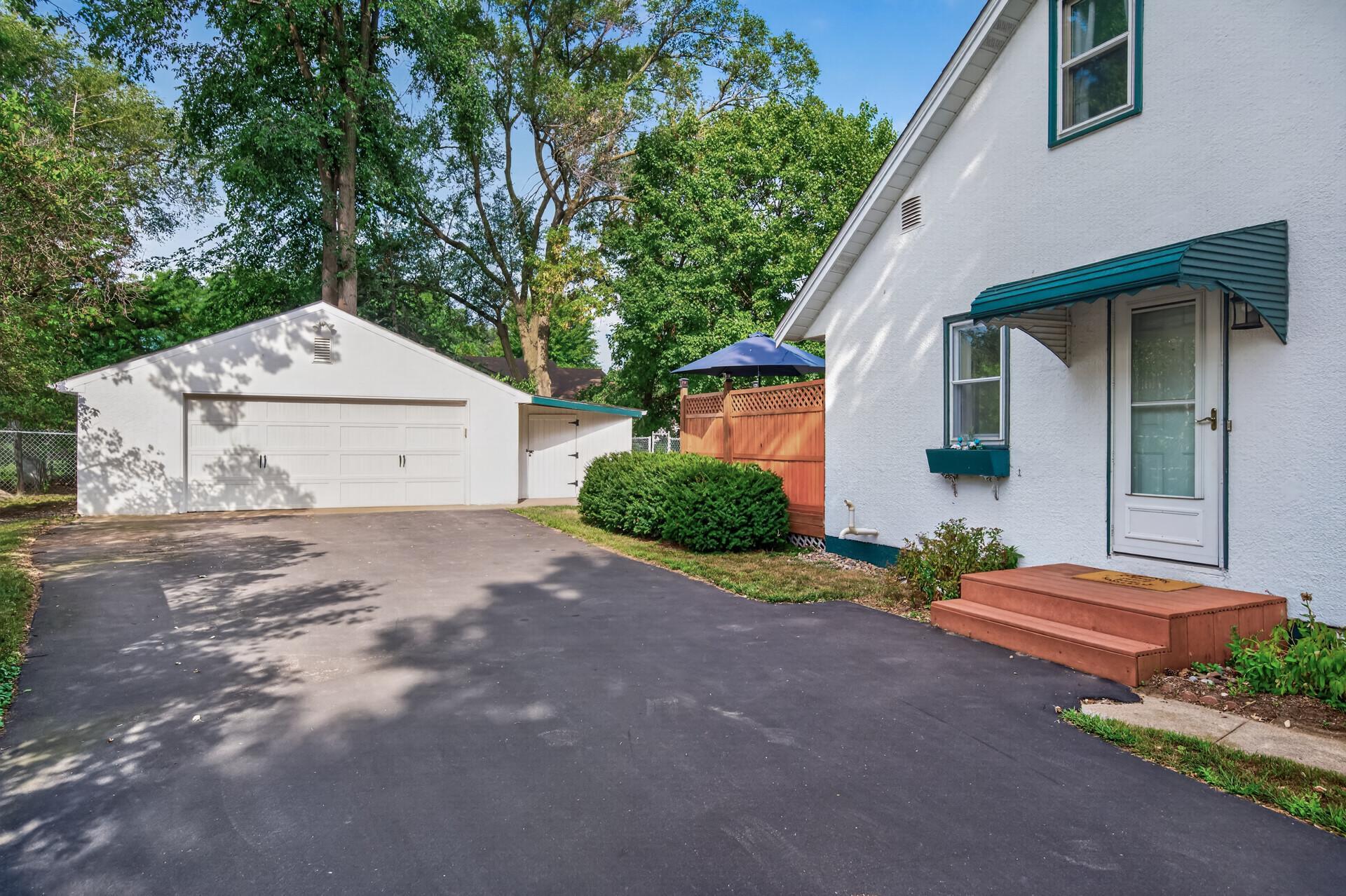 1100 Cartway Road Property Photo 4