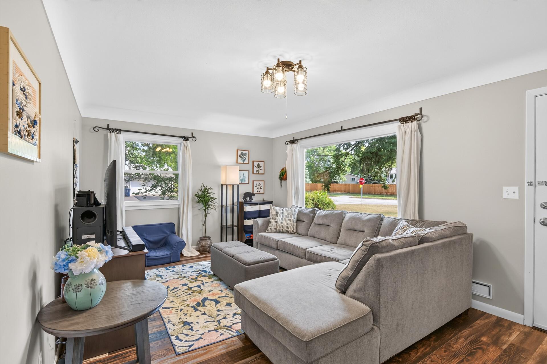 1100 Cartway Road Property Photo 6