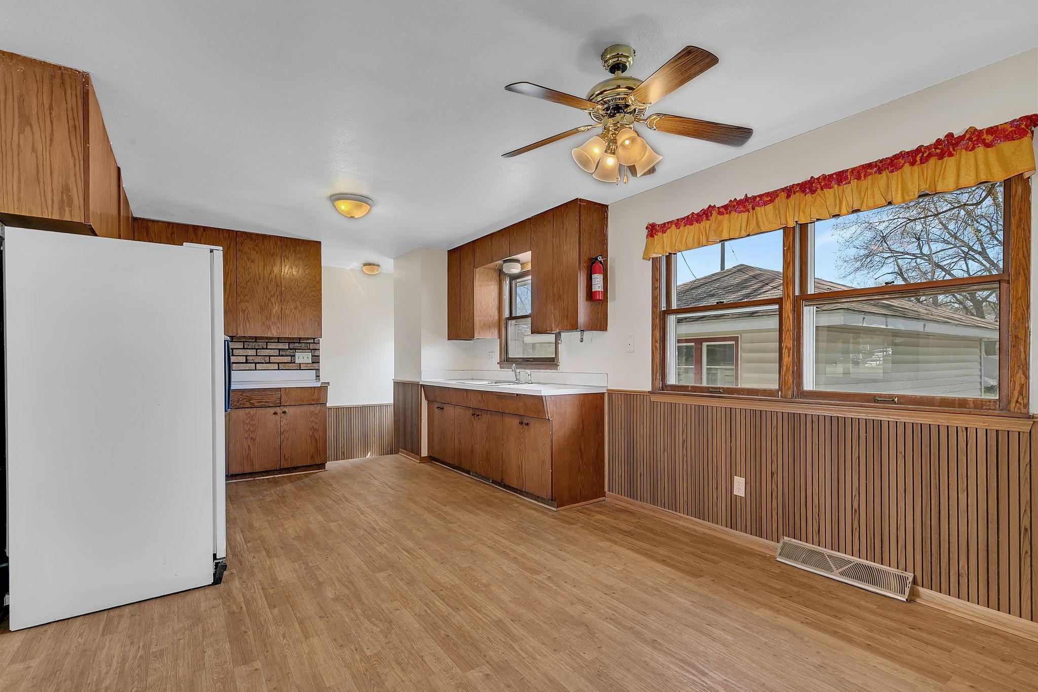 108 Birch Street E Property Photo 6