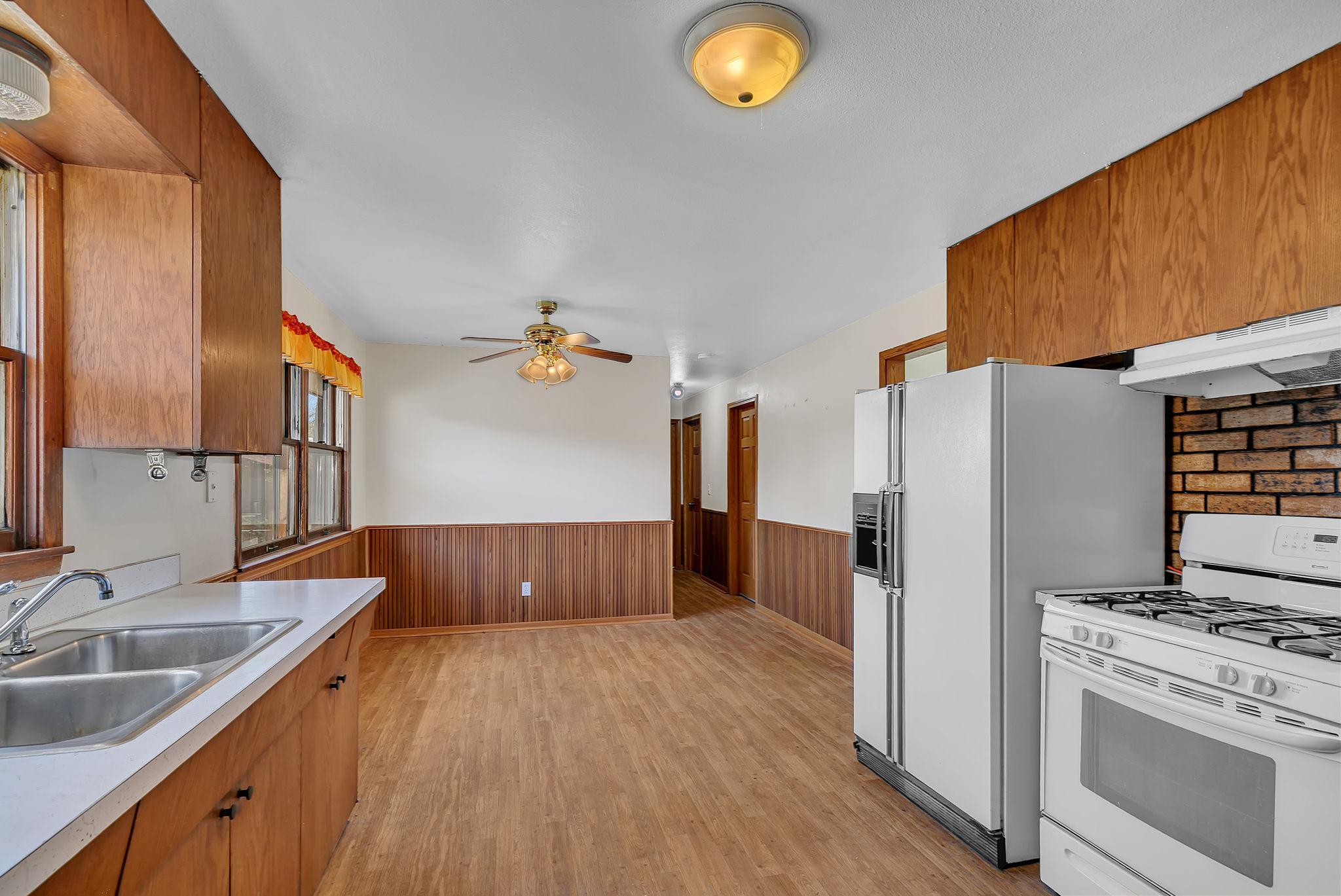 108 Birch Street E Property Photo 8