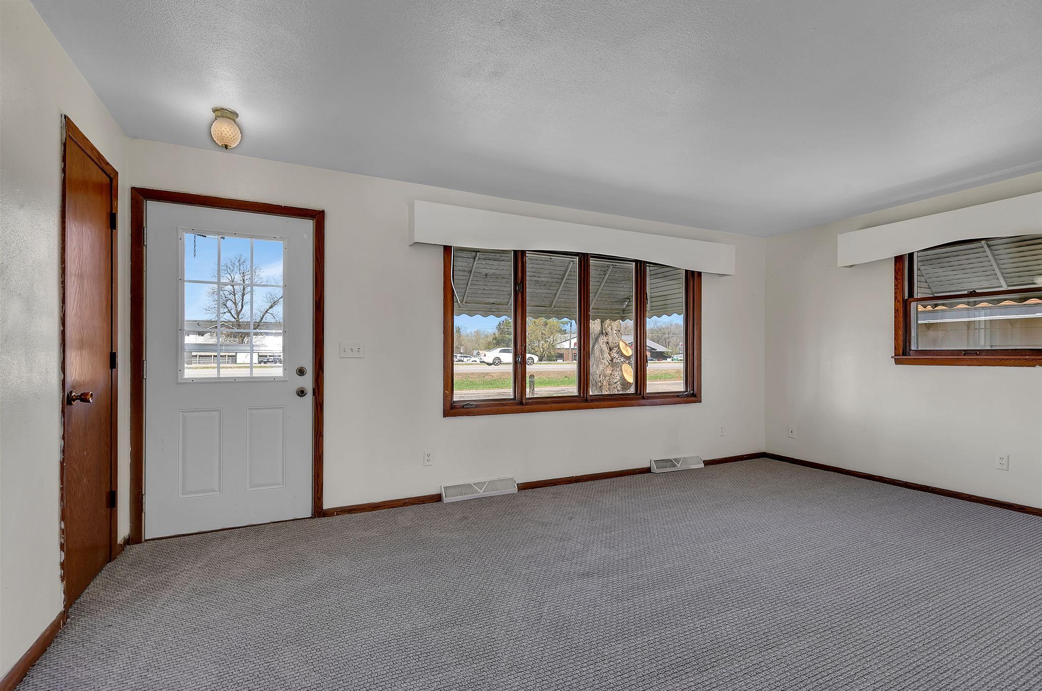 108 Birch Street E Property Photo 10