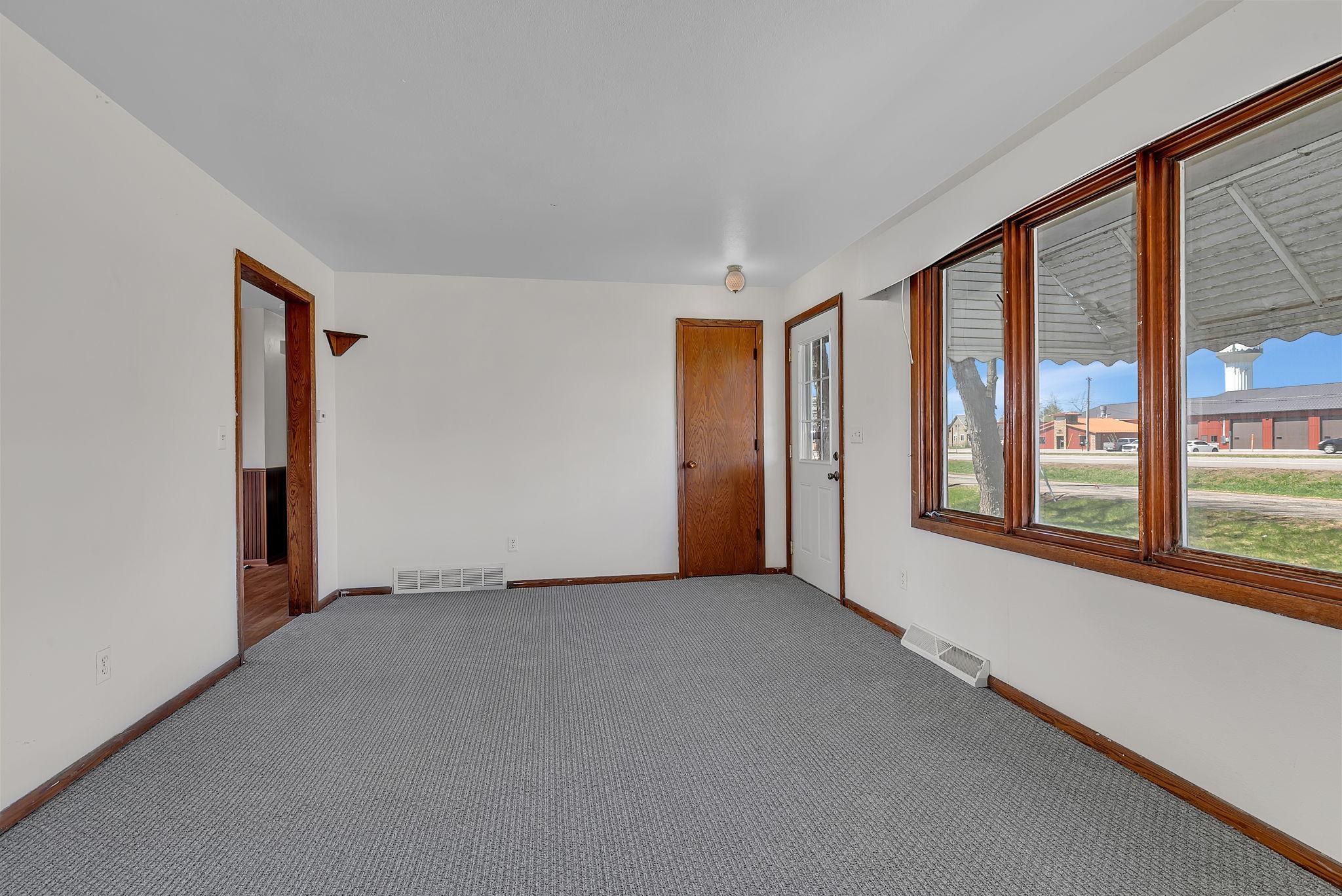 108 Birch Street E Property Photo 13