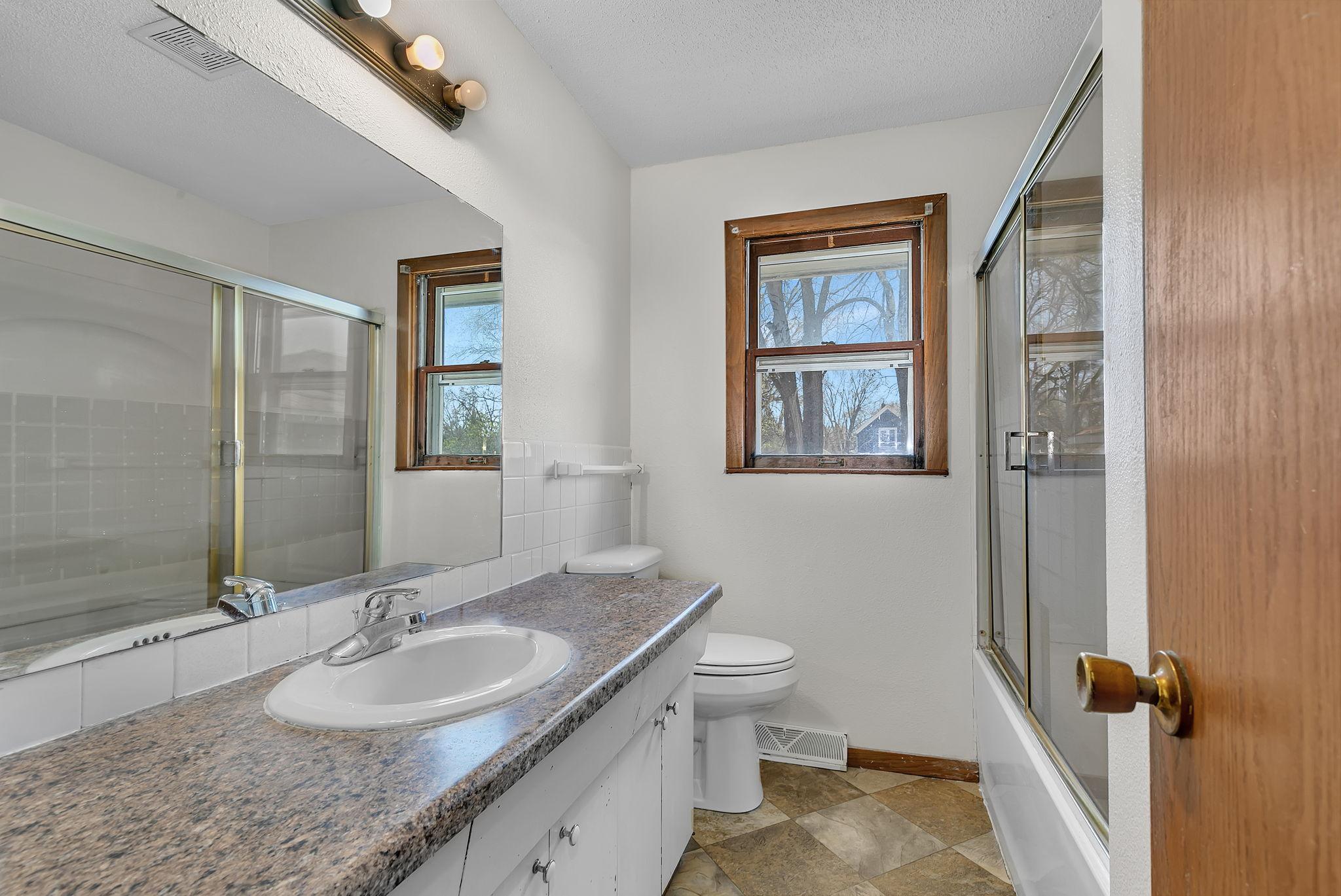 108 Birch Street E Property Photo 15
