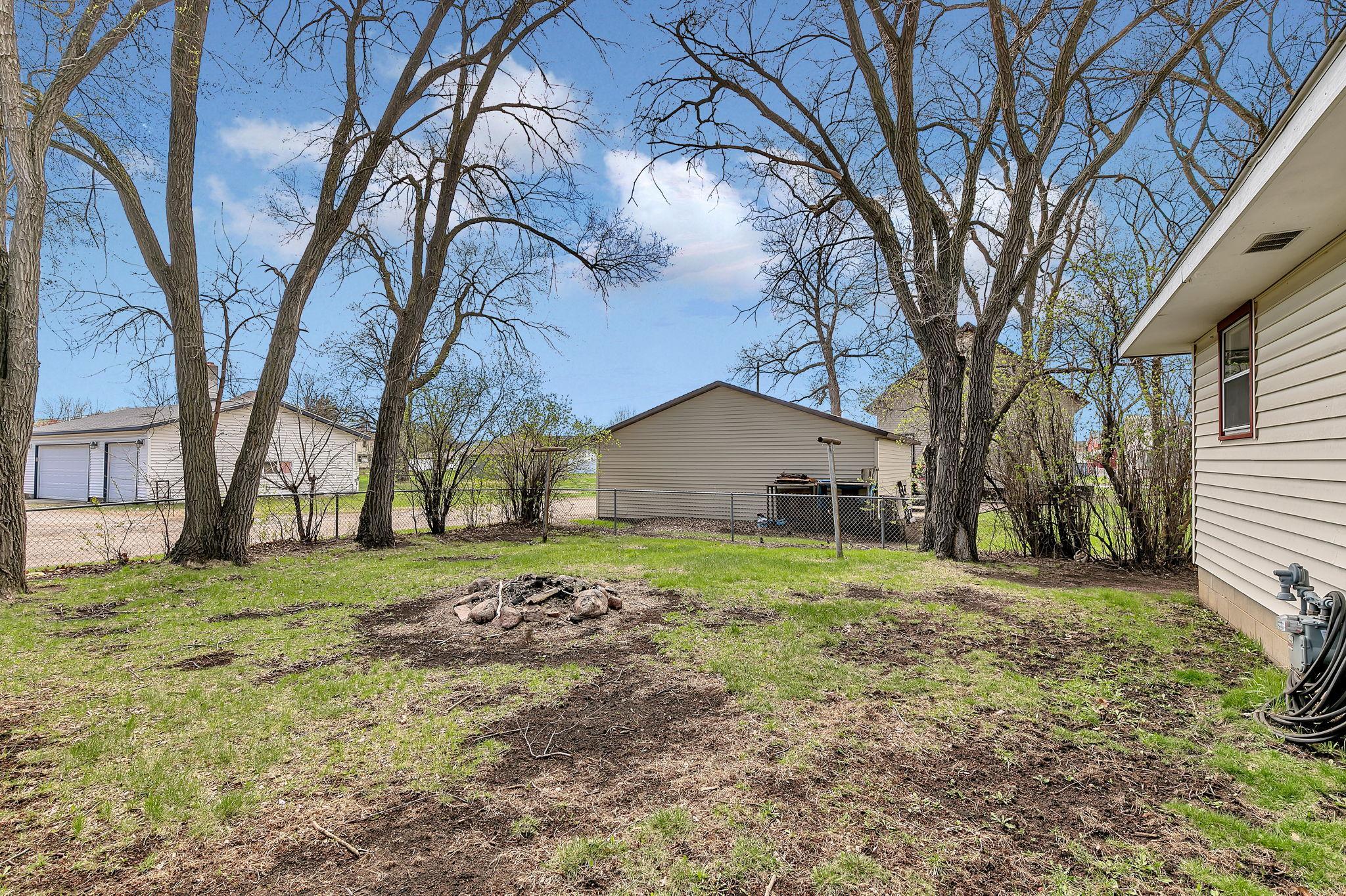 108 Birch Street E Property Photo 23