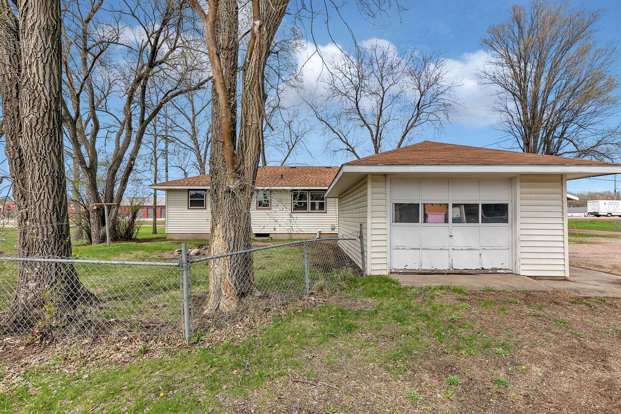 108 Birch Street E Property Photo 25