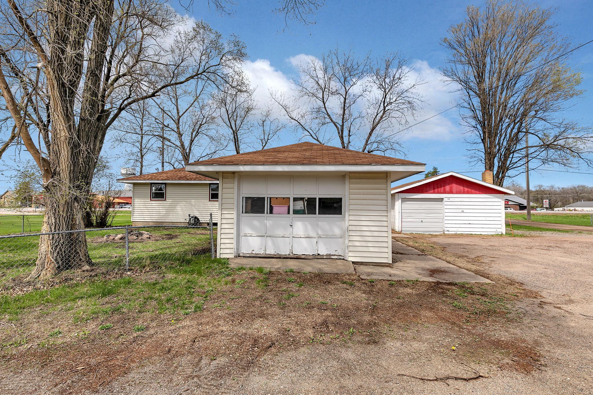 108 Birch Street E Property Photo 26