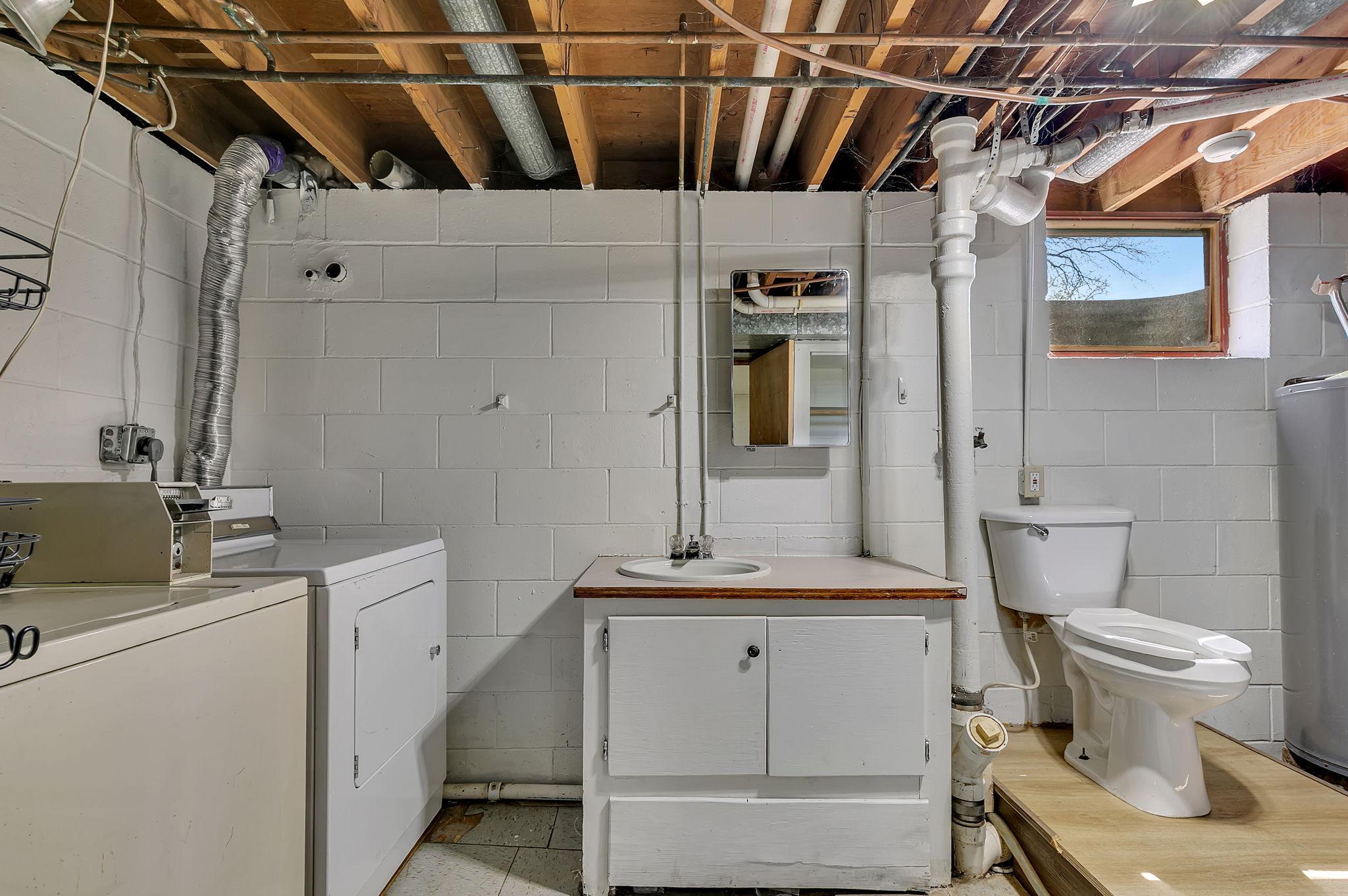 108 Birch Street E Property Photo 29