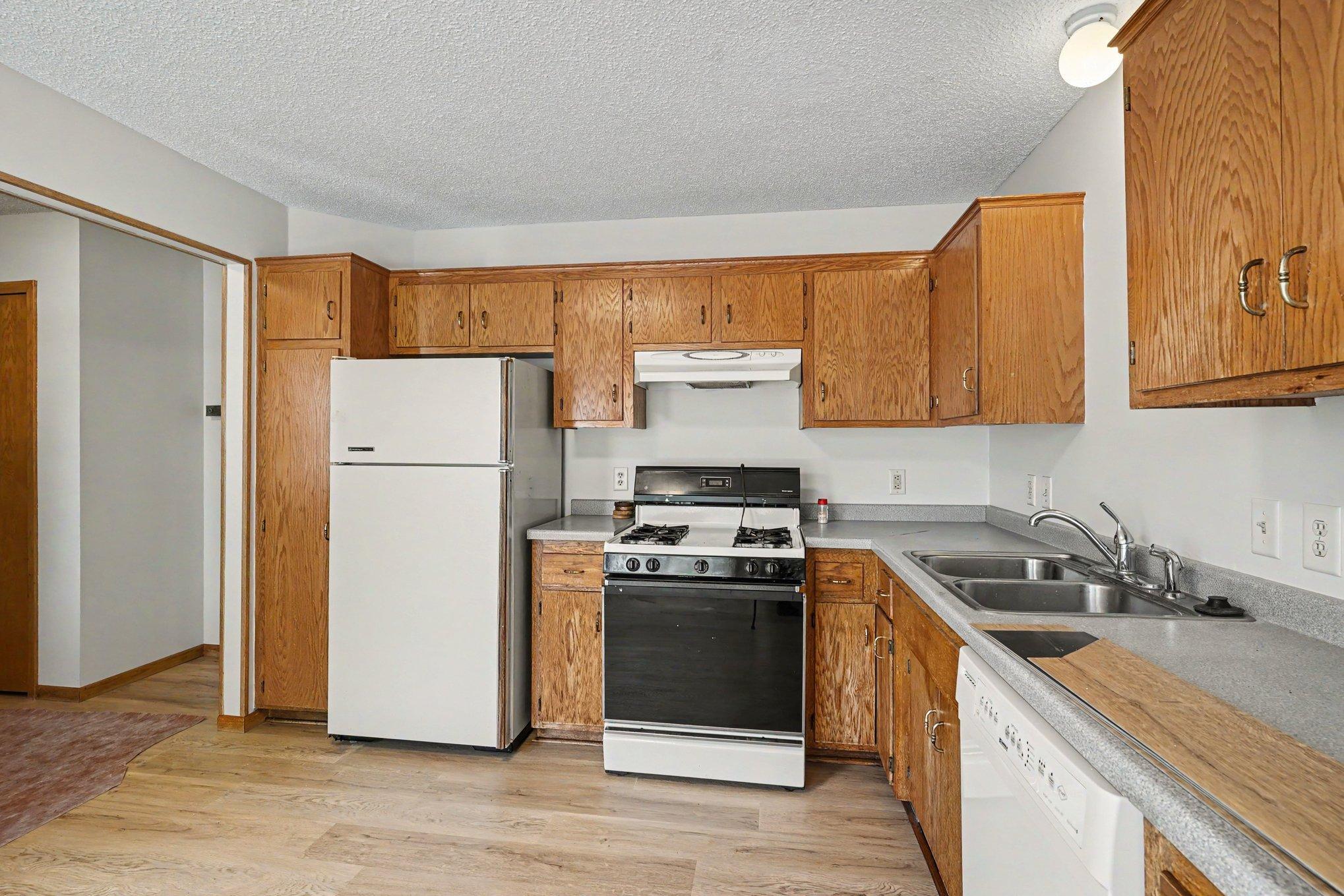 14264 Glencove Path Property Photo 7
