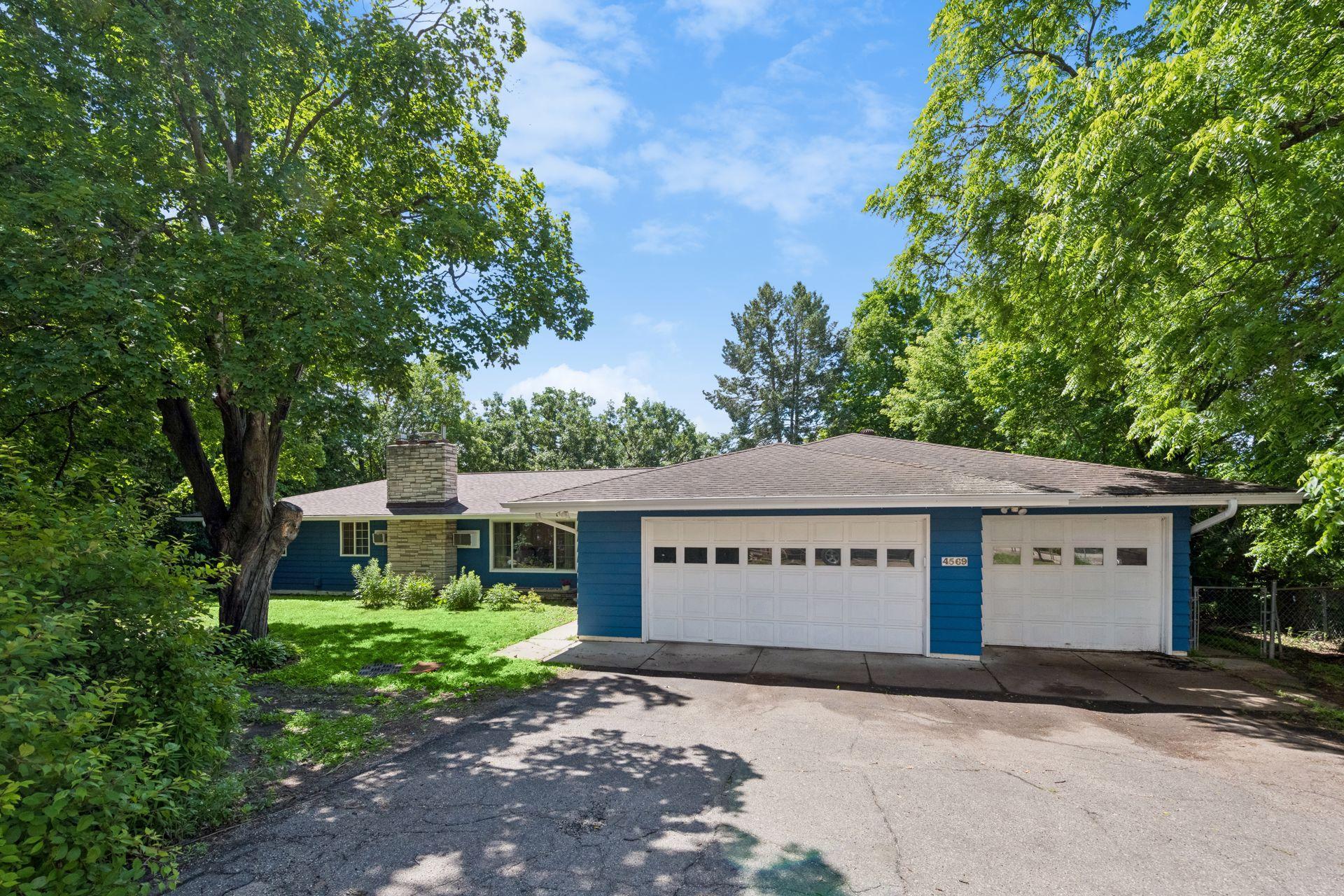 4569 Shoreline Drive Property Photo 1
