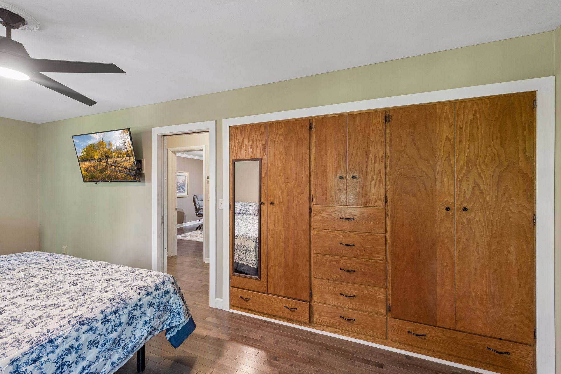 4569 Shoreline Drive Property Photo 17