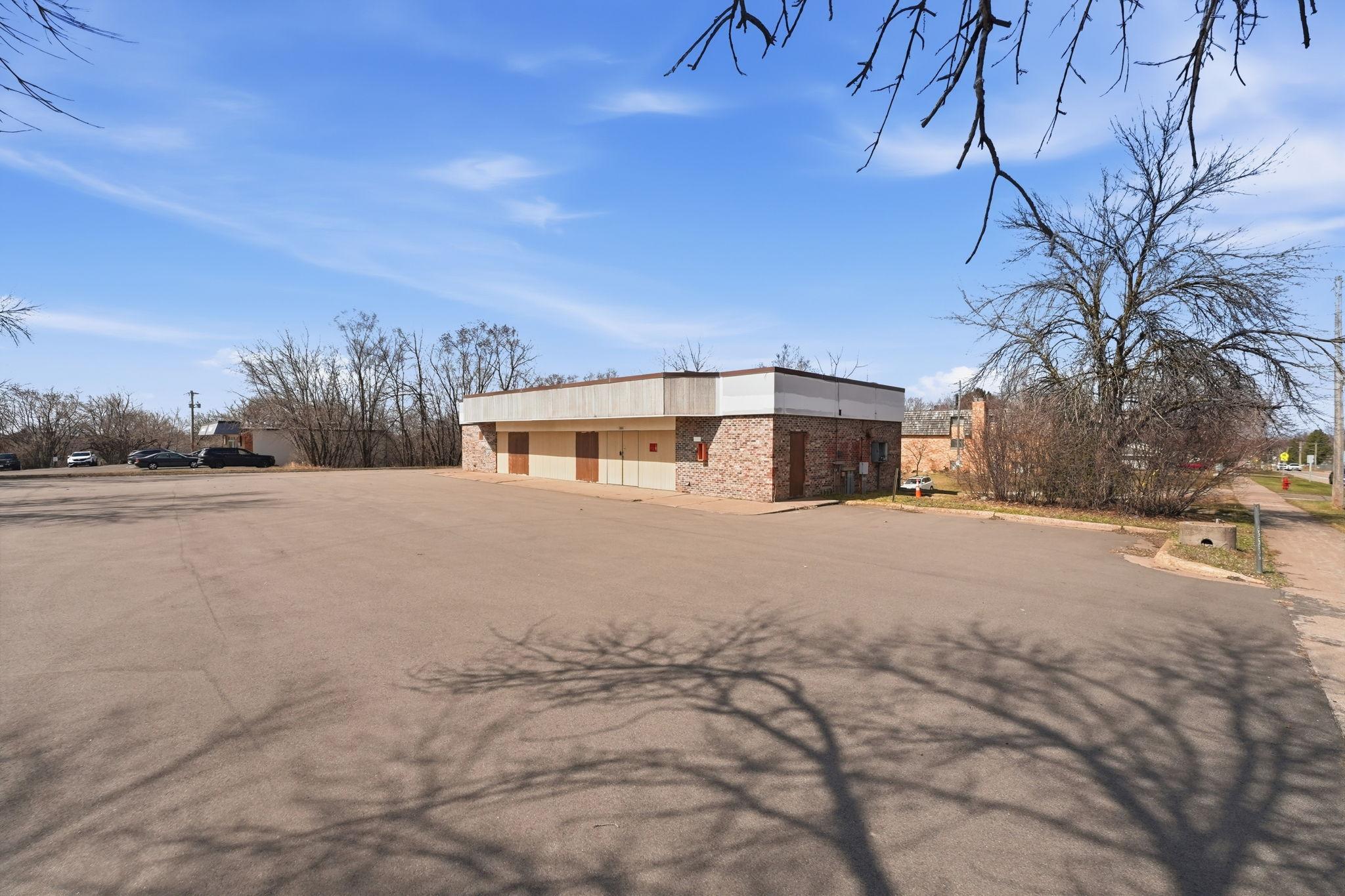 2491 County Road E E Property Photo 2