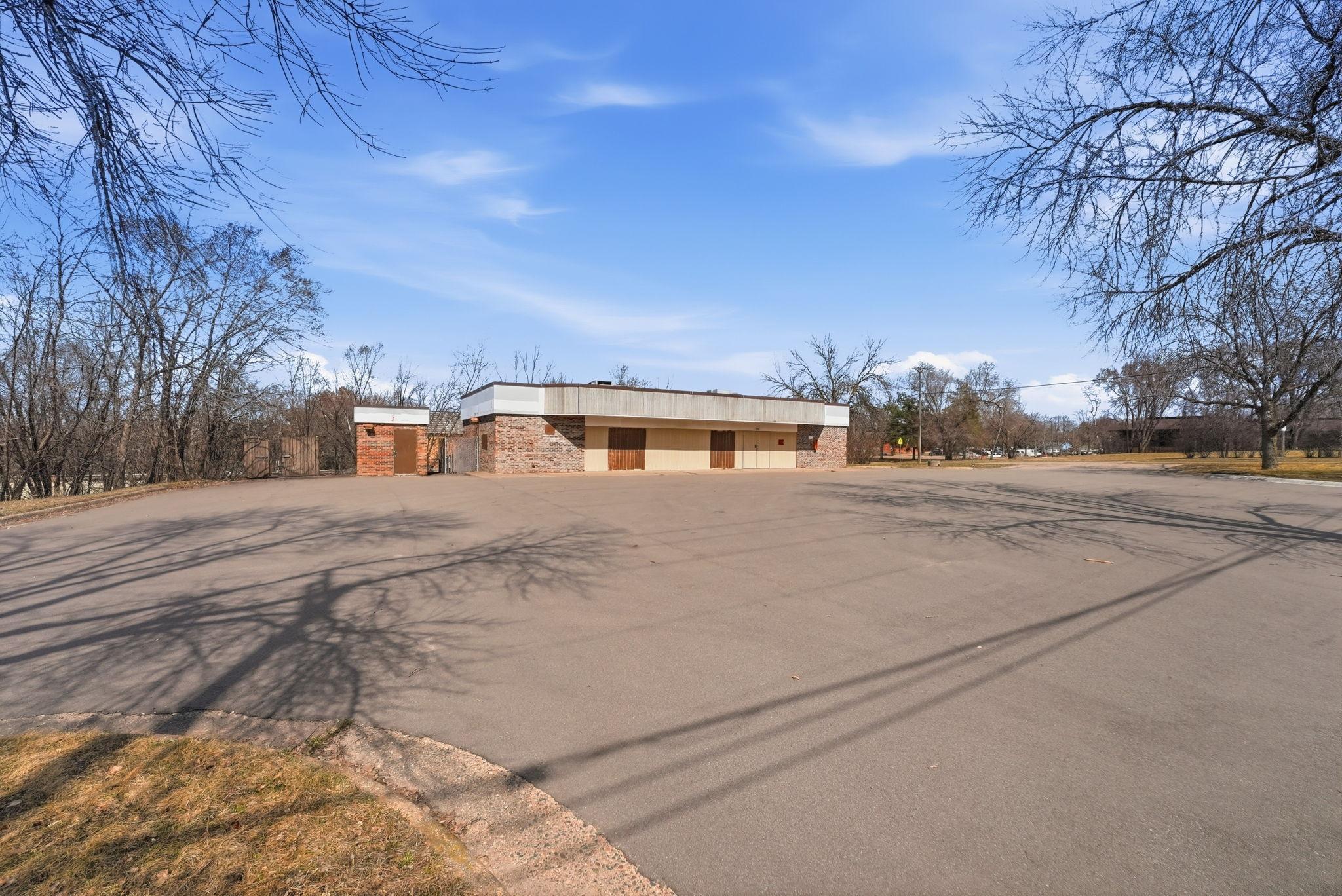 2491 County Road E E Property Photo 4