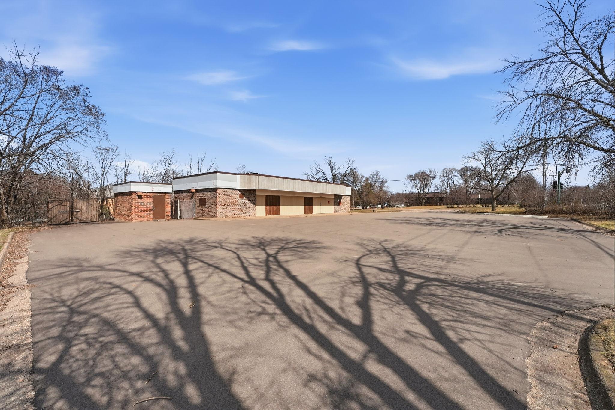 2491 County Road E E Property Photo 5