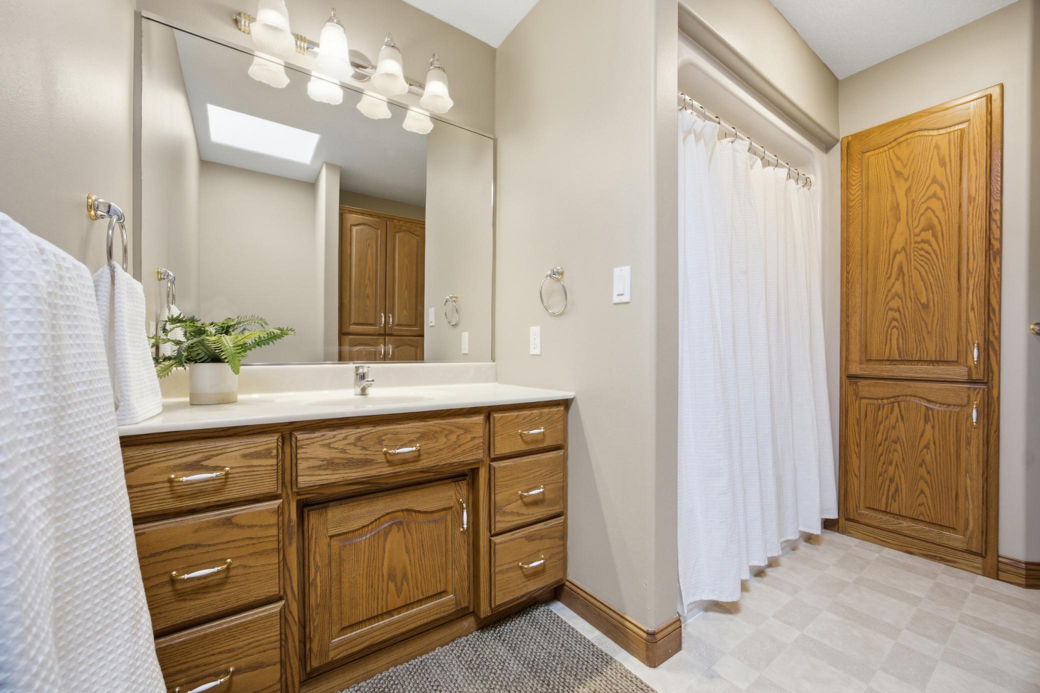 106 50th Avenue E Property Photo 35