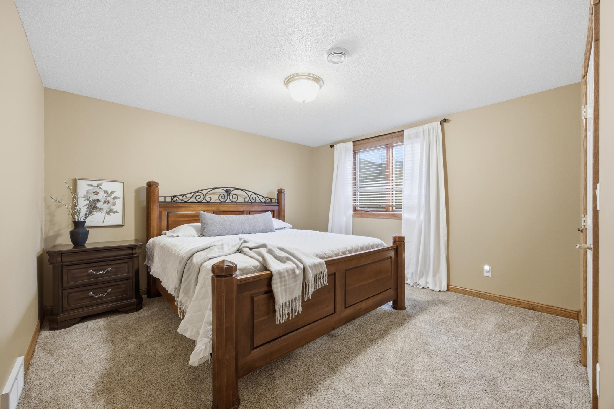 106 50th Avenue E Property Photo 44
