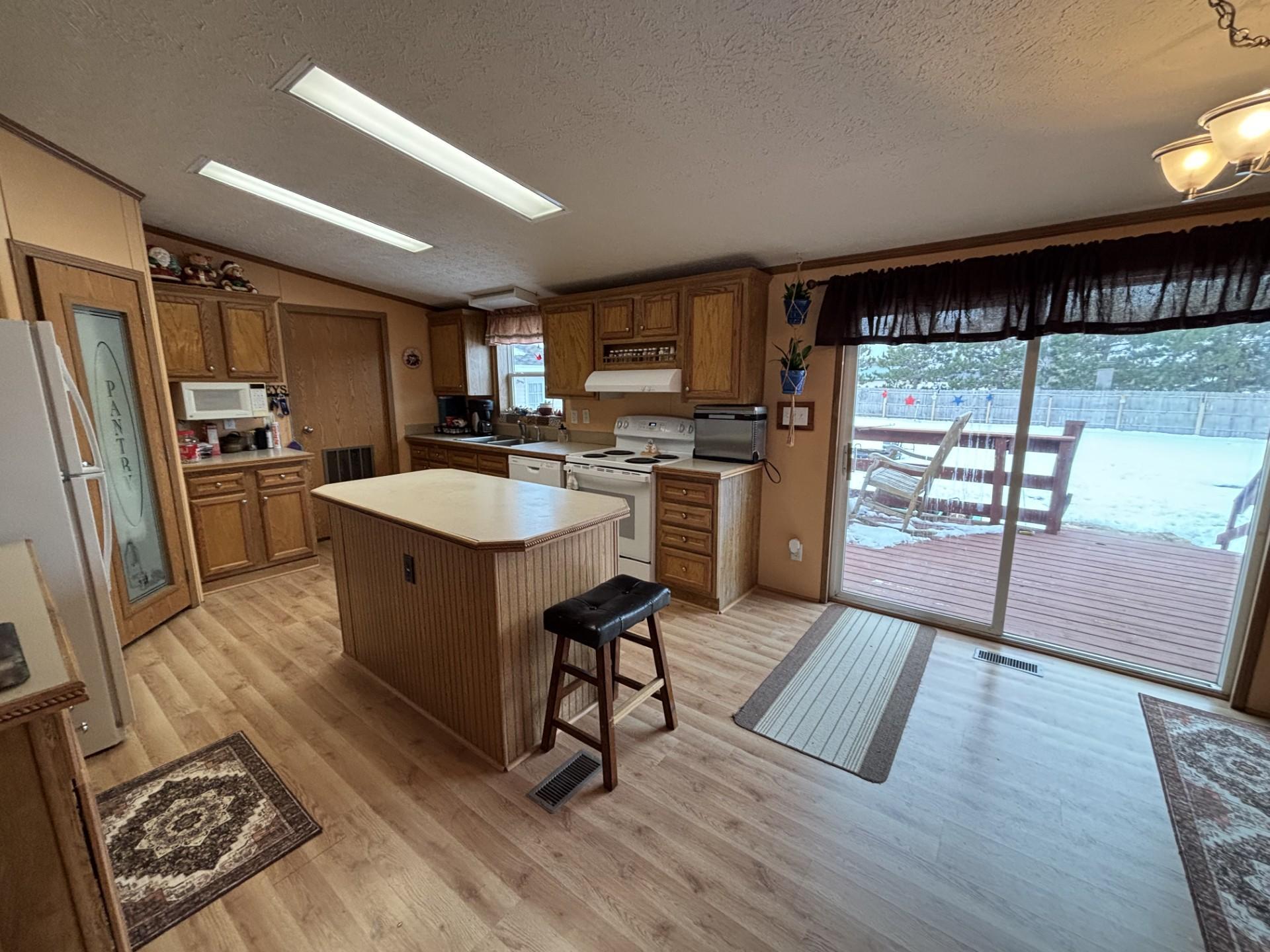 128 Lynn Road Property Photo 2
