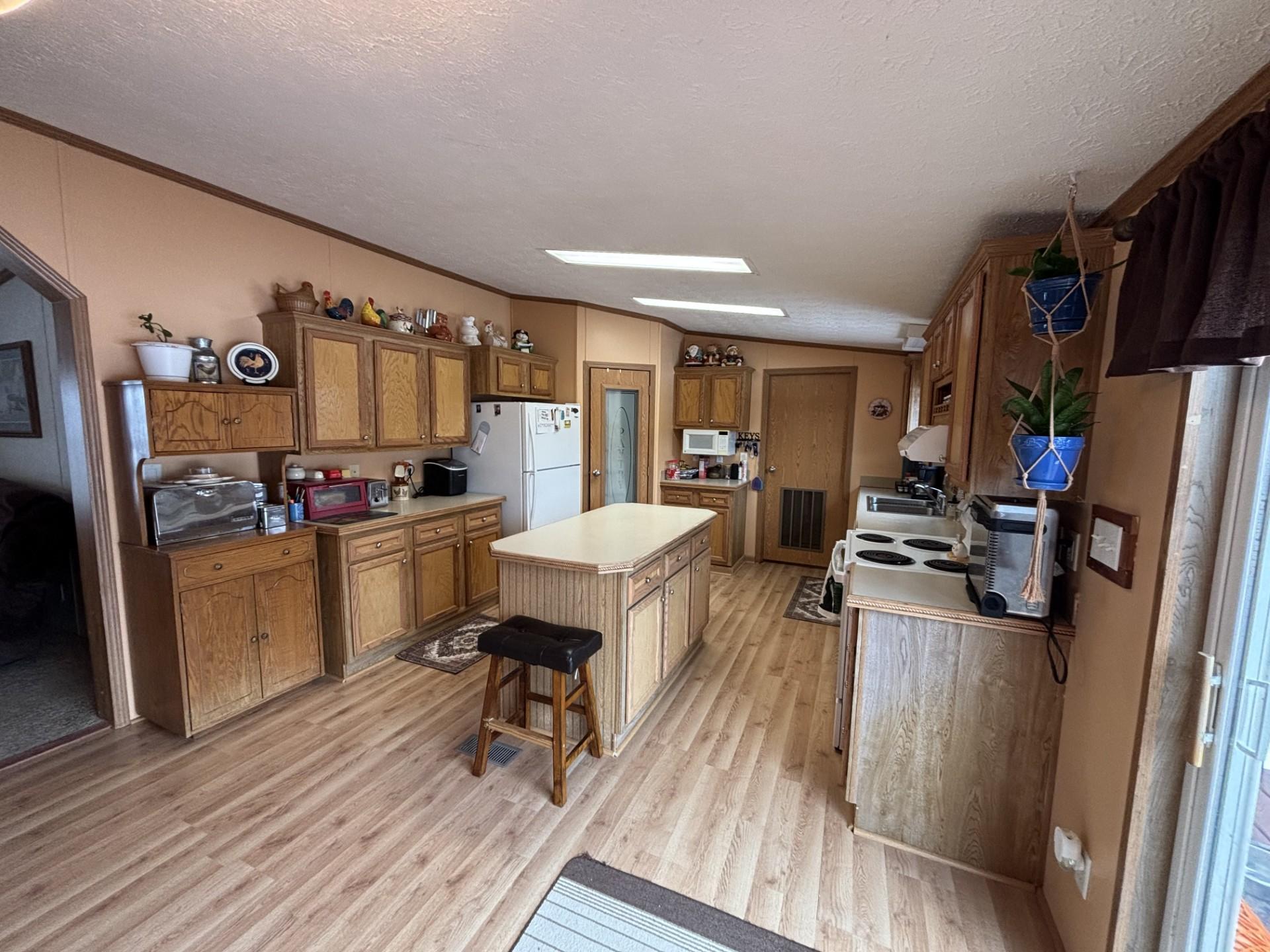 128 Lynn Road Property Photo 3