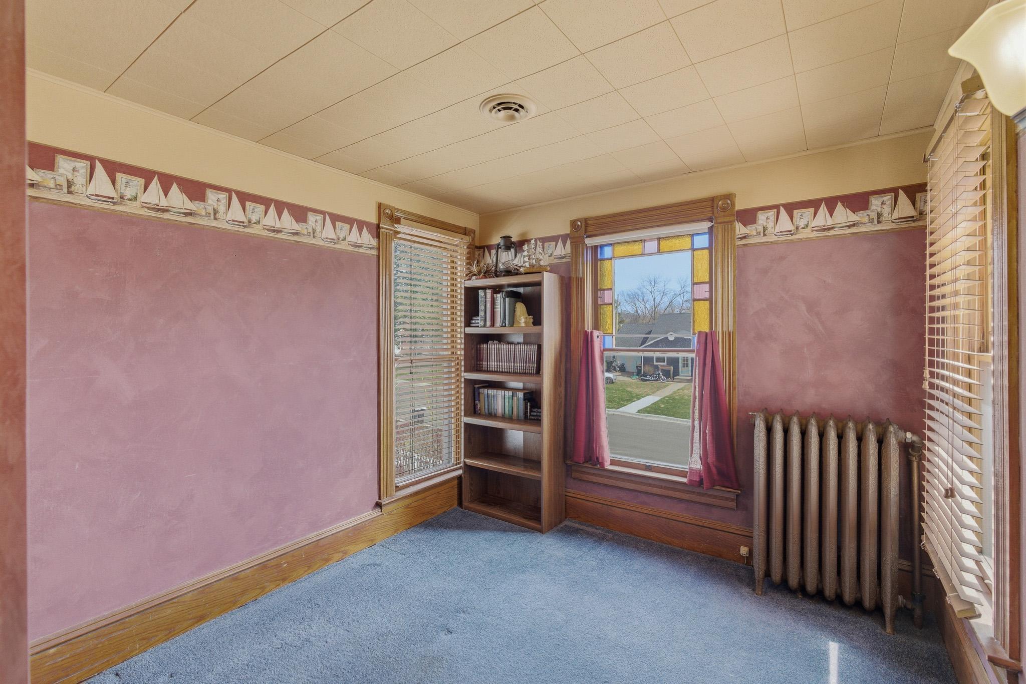 125 E 2nd Street Property Photo 17
