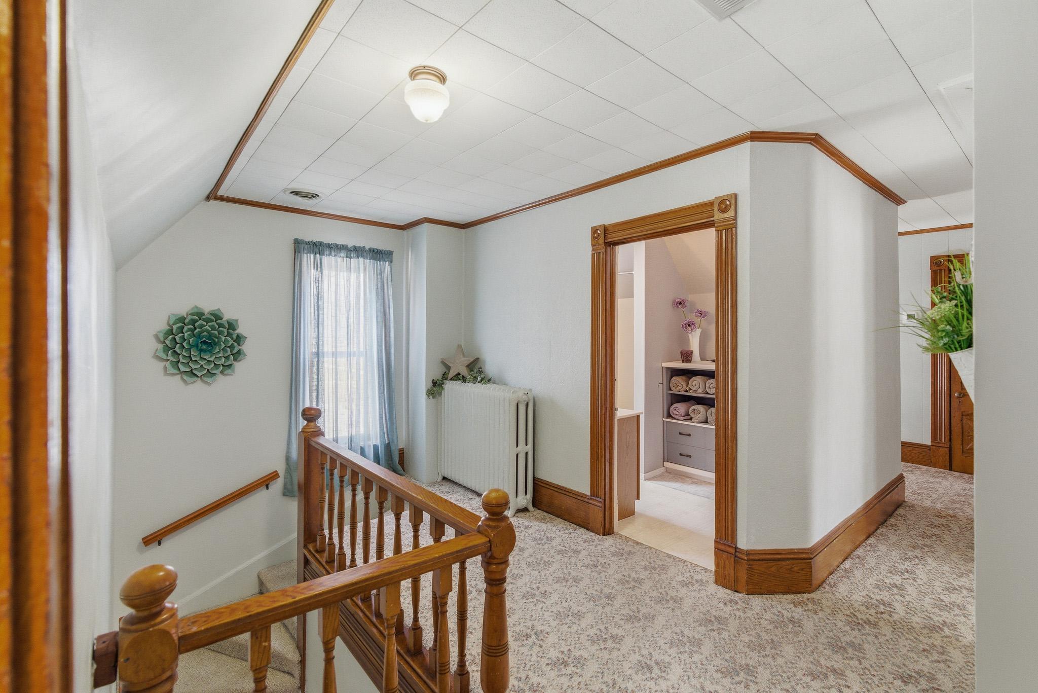125 E 2nd Street Property Photo 18