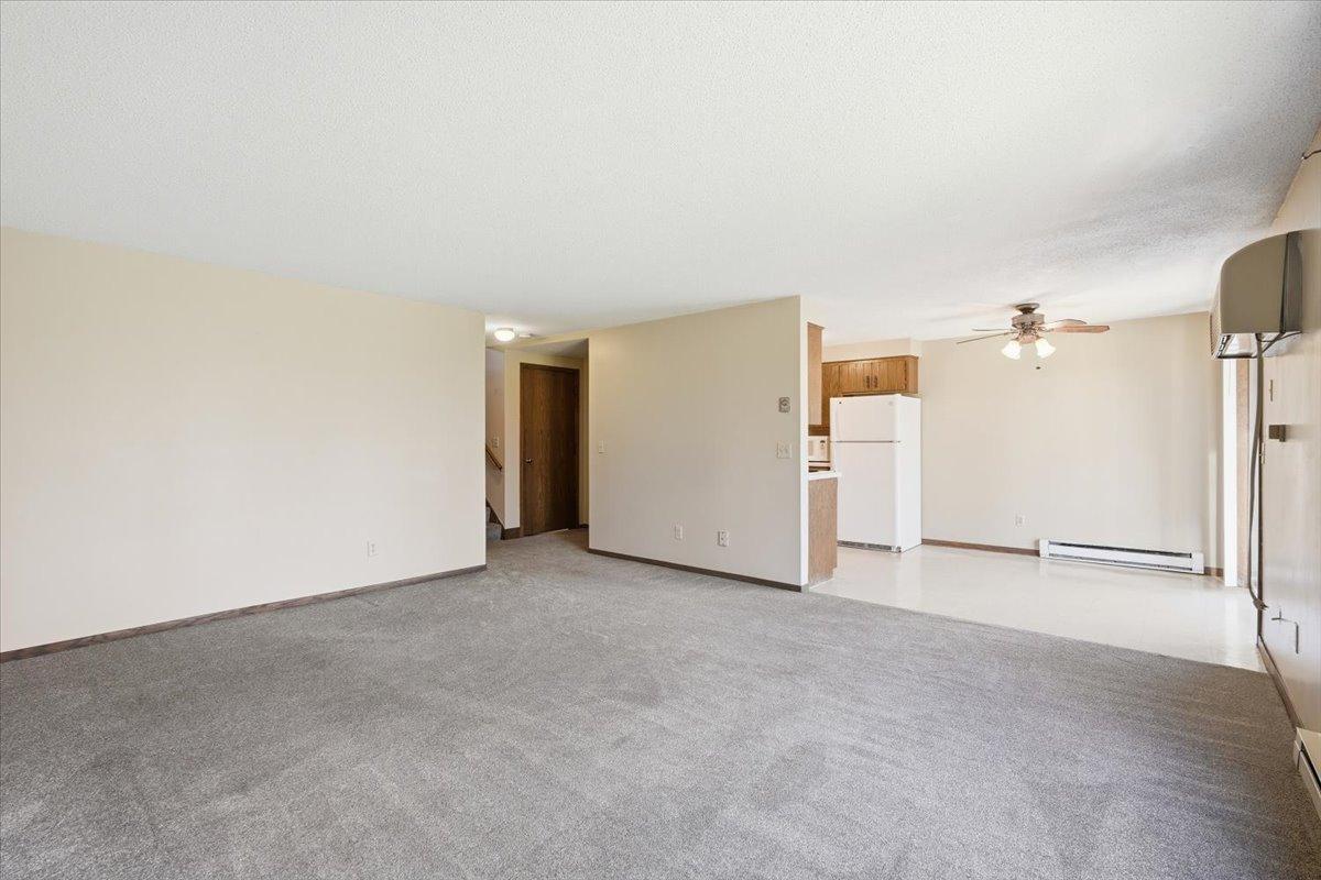 754 E 11th Street Property Photo 4