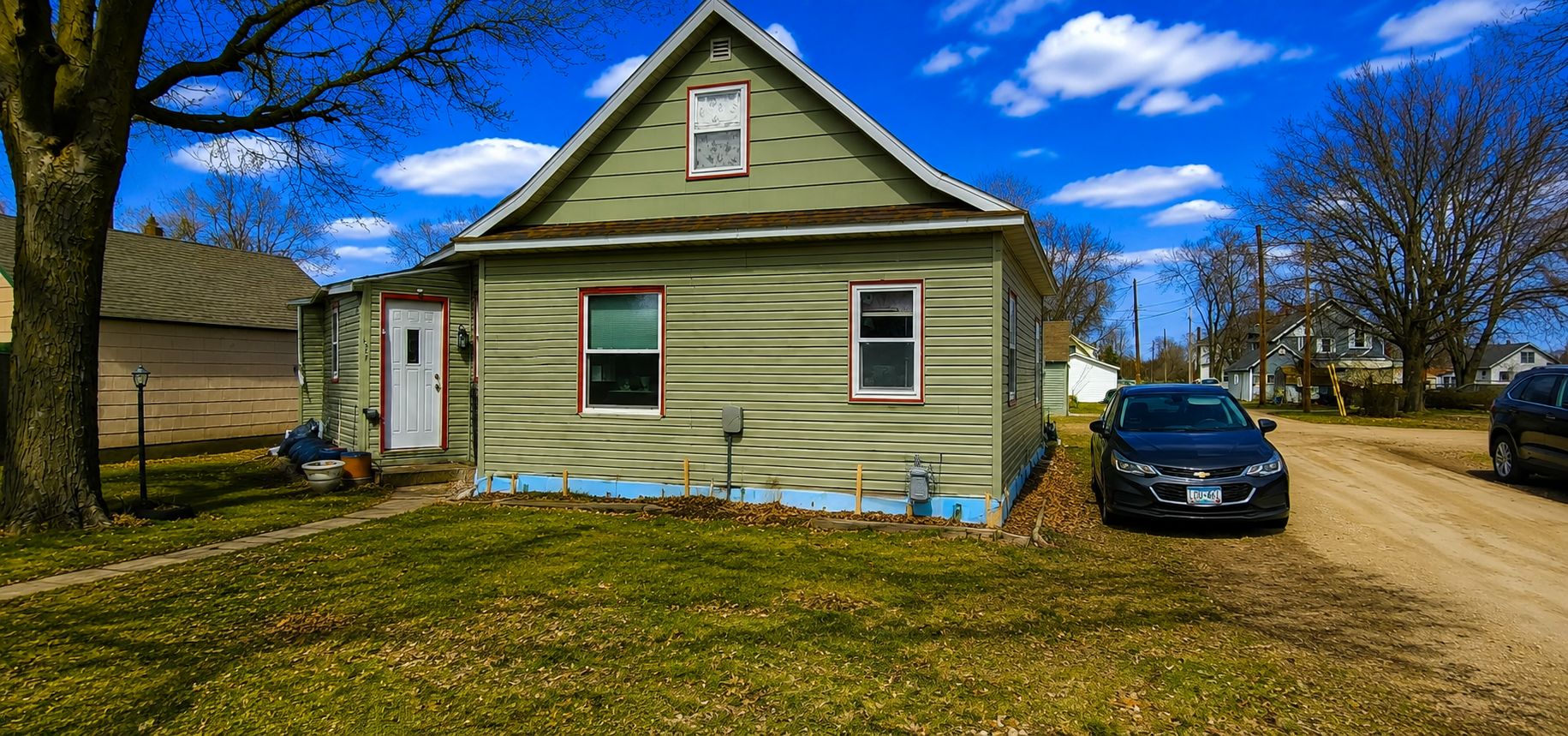 131 E Schlieman Avenue Property Photo 2