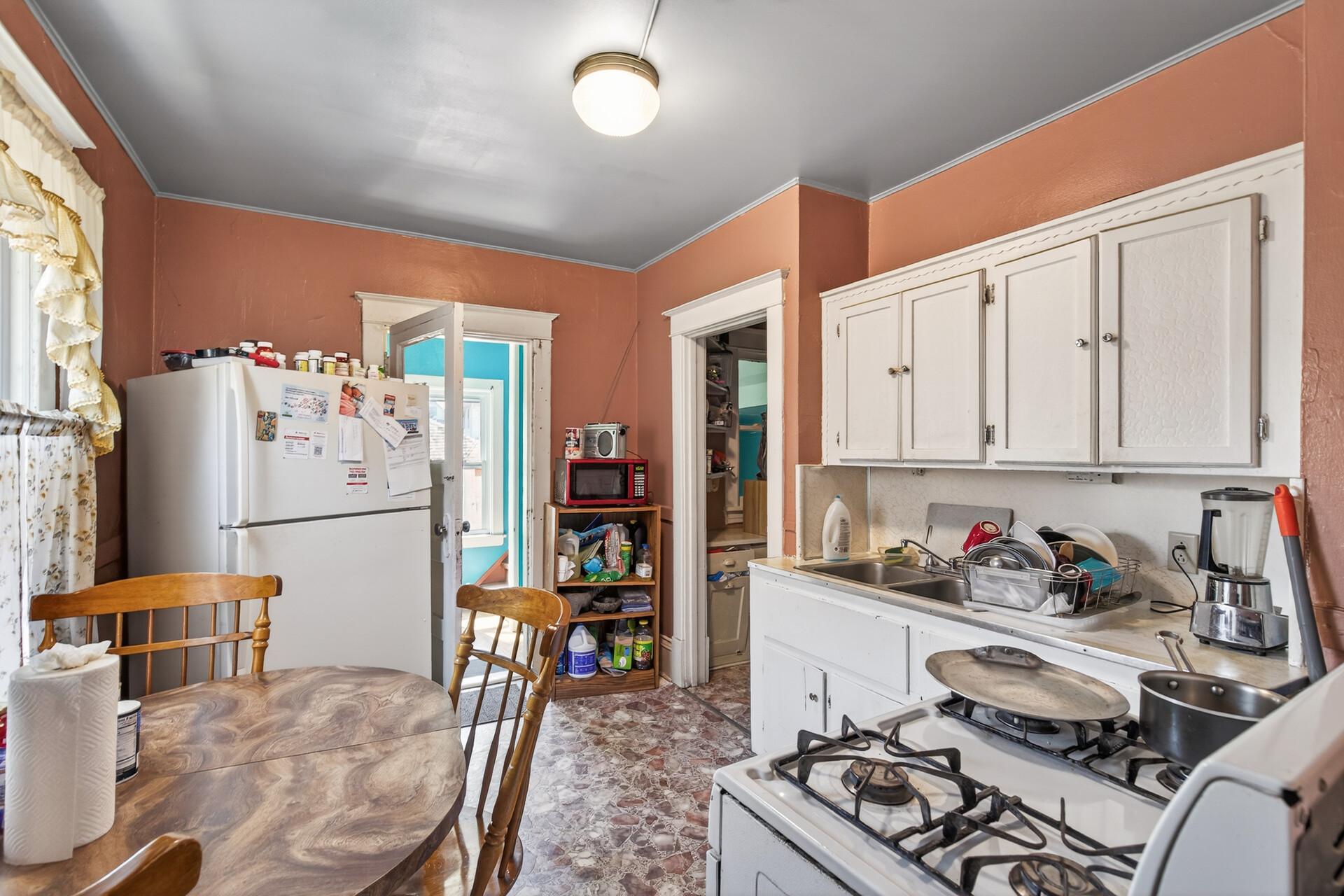 790 Geranium Avenue E Property Photo 11