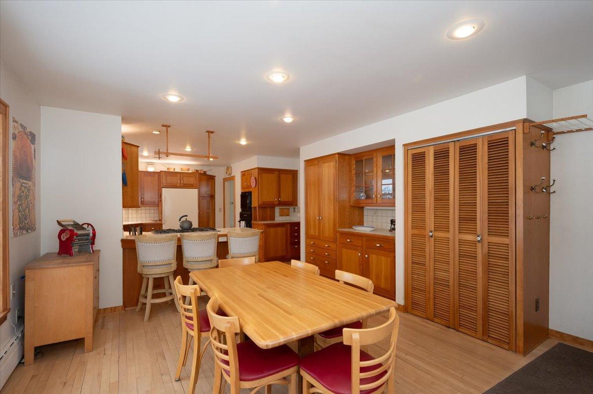 2931 Greysolon Road Property Photo 6