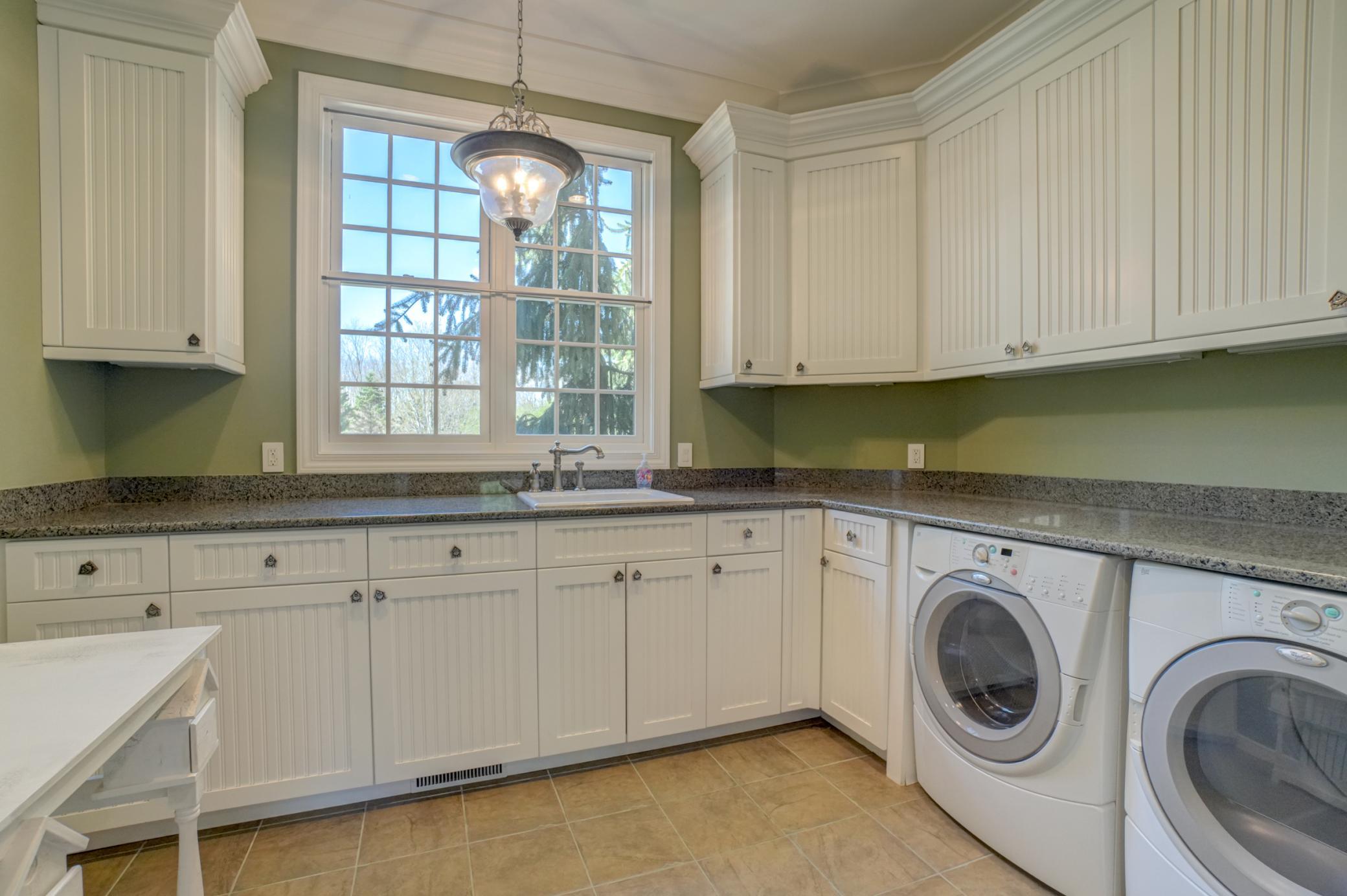 327 Lindsay Road Property Photo 25
